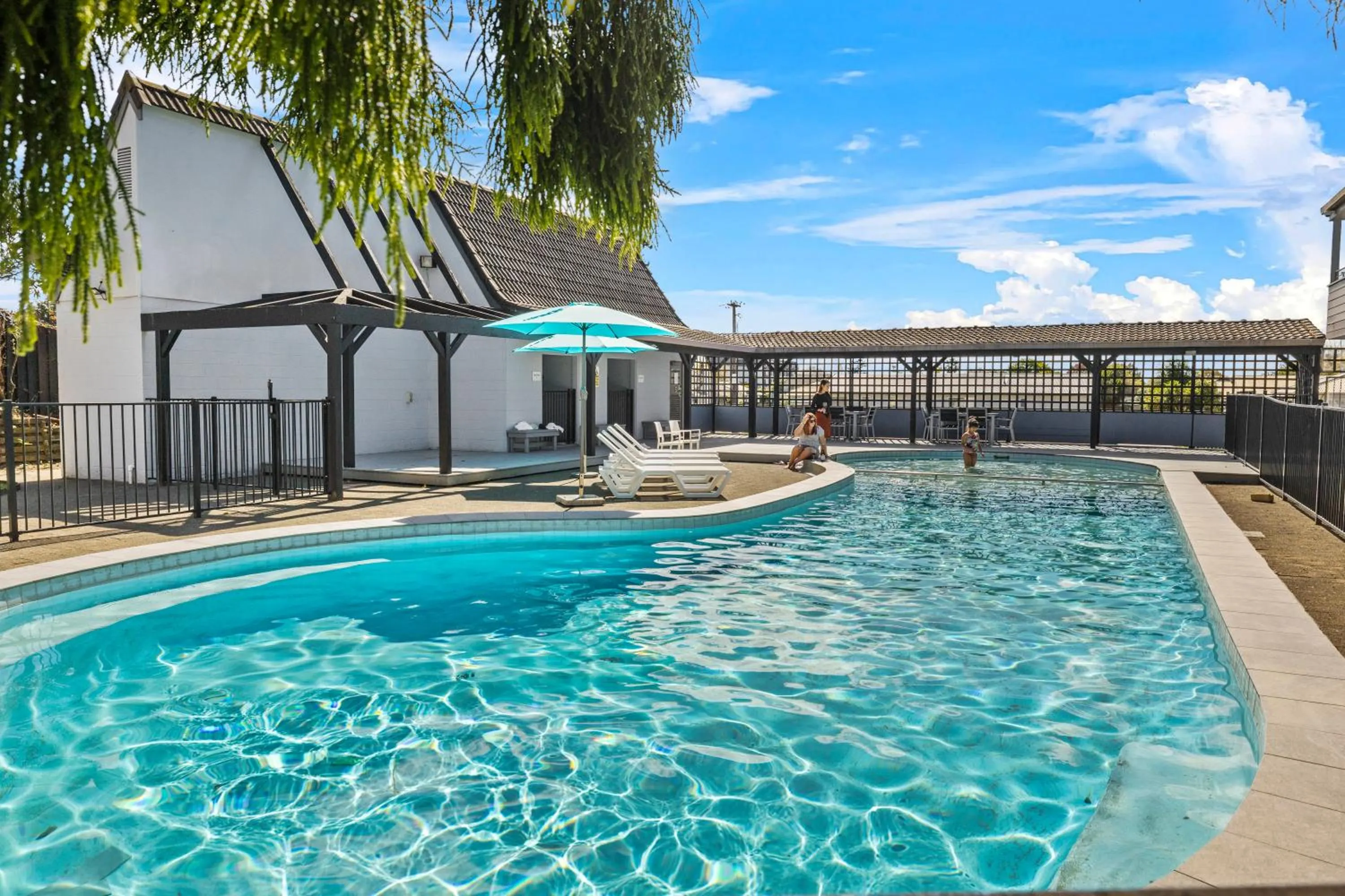 Swimming pool in Imperial Hotel Rotorua
