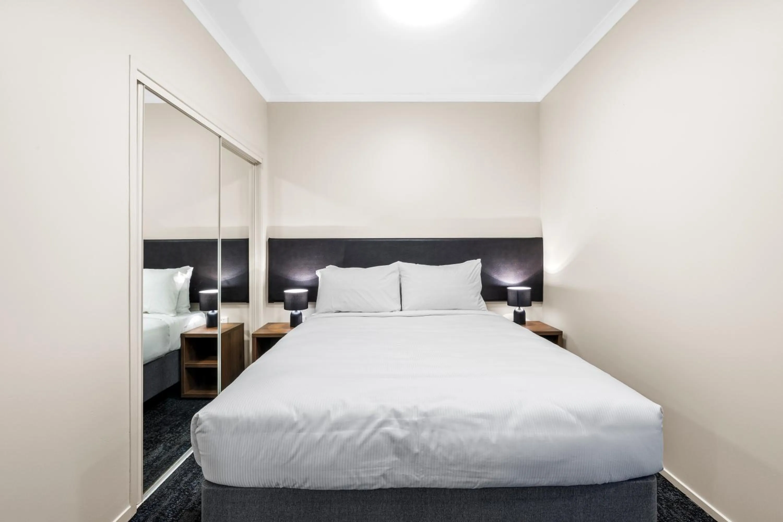 Bedroom, Bed in Imperial Hotel Rotorua