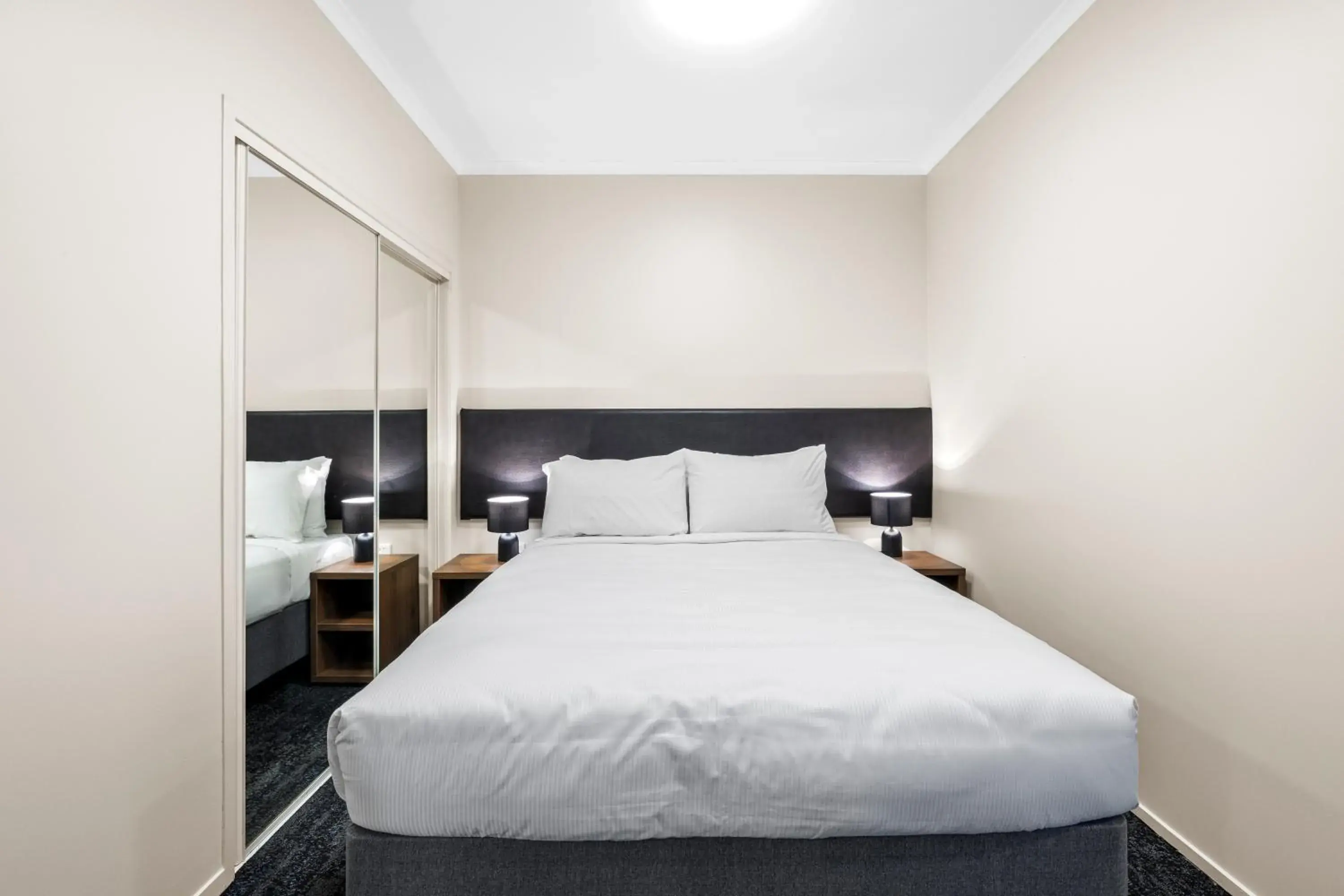 Bedroom, Bed in Imperial Hotel Rotorua Bedroom, Bed in Imperial Hotel Rotorua