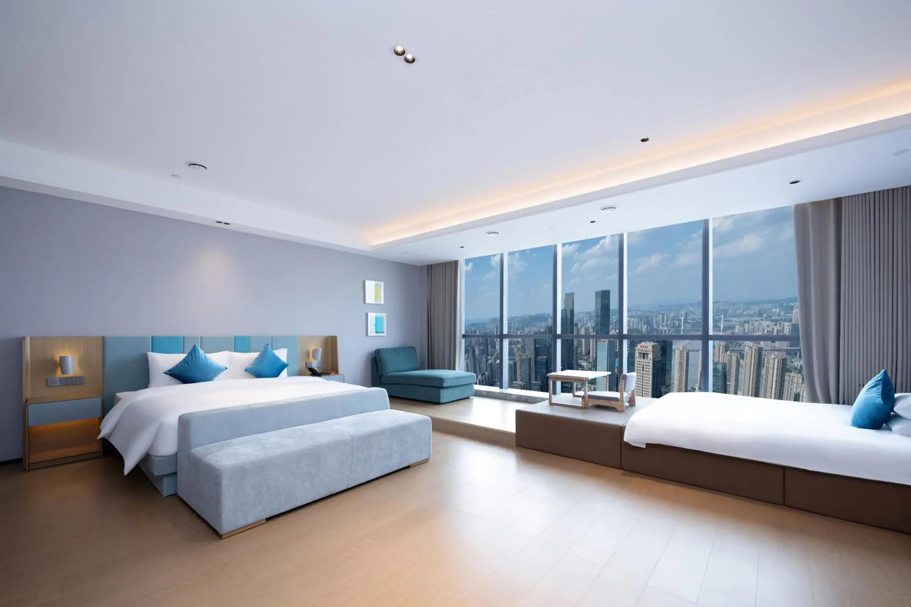 Cloudside River View Family Room in Pagoda Hotel Chongqing Jiefangbei Hongya Cave Raffles store Cloudside River View Family Room in Pagoda Hotel Chongqing Jiefangbei Hongya Cave Raffles store