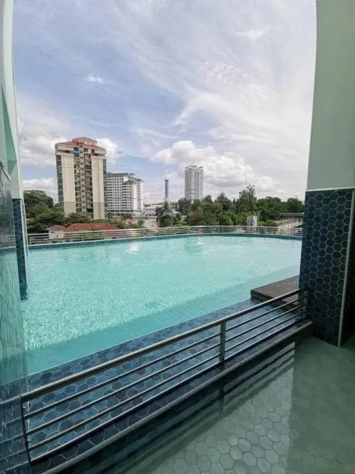 Cozy 2BR TriTower Suite Near JB CIQ JBCC & Capri