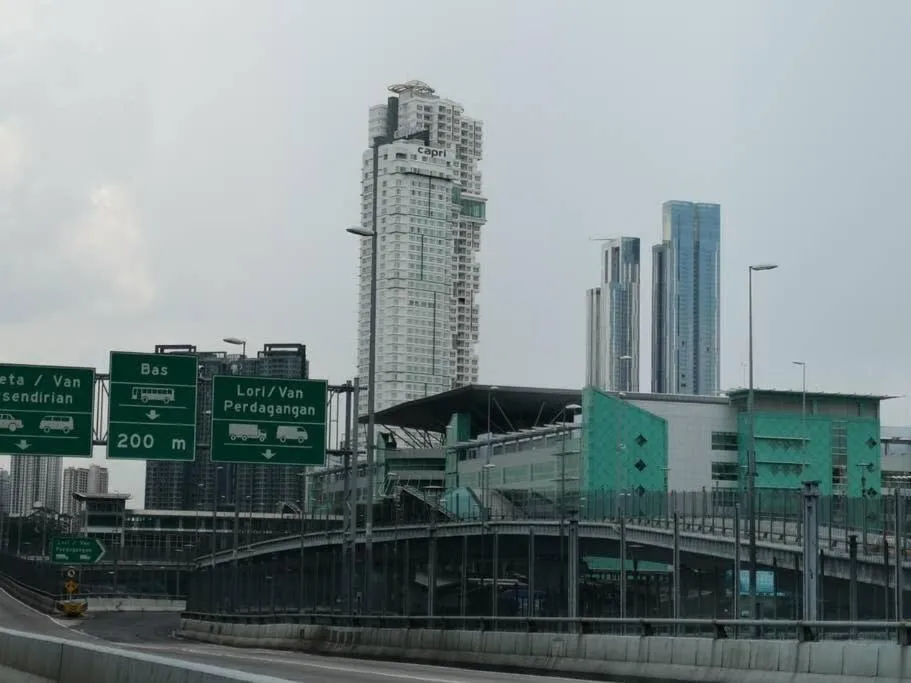 Cozy 2BR TriTower Suite Near JB CIQ JBCC & Capri