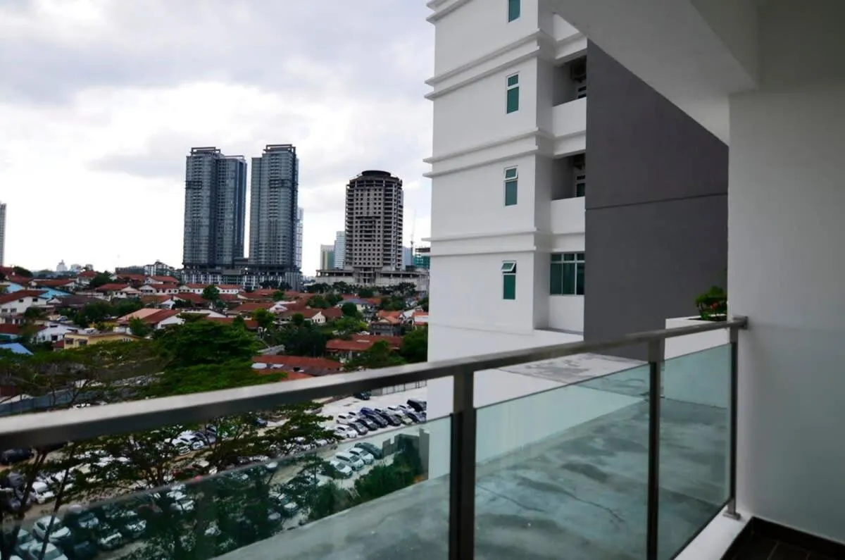Cozy 2BR TriTower Suite Near JB CIQ JBCC & Capri