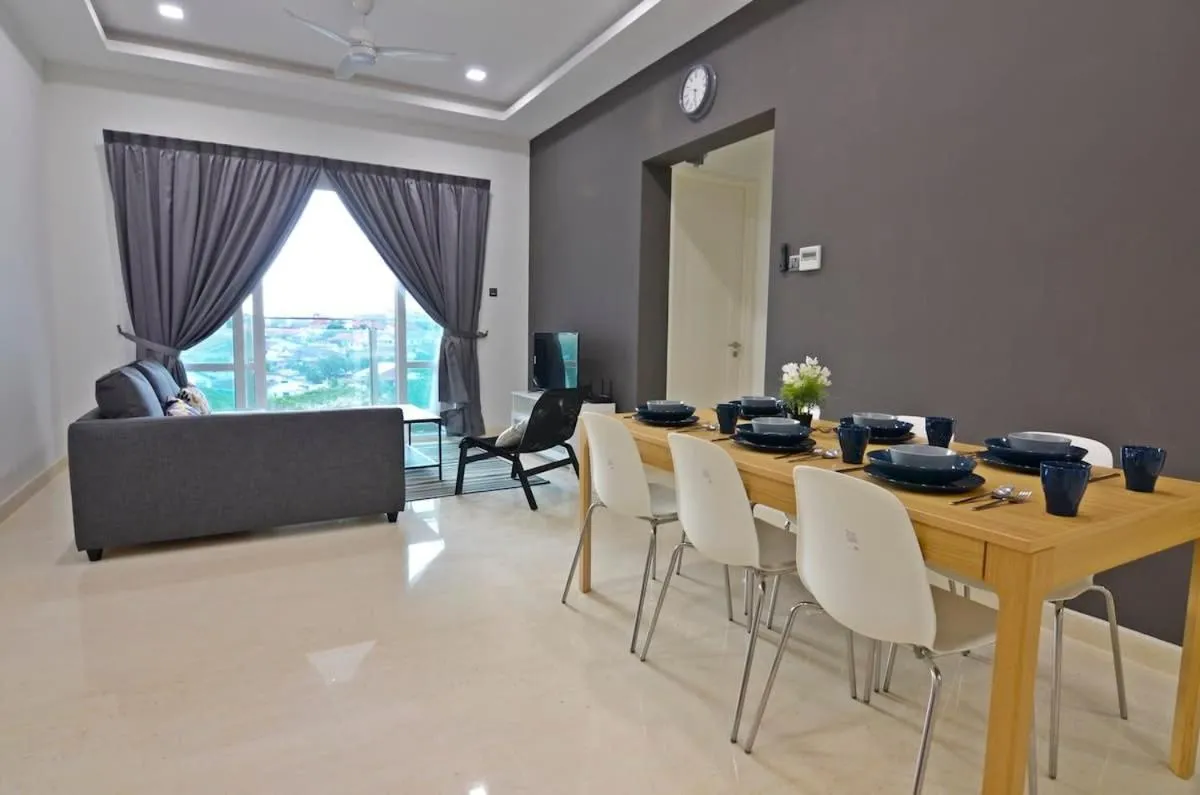 Cozy 2BR TriTower Suite Near JB CIQ JBCC & Capri