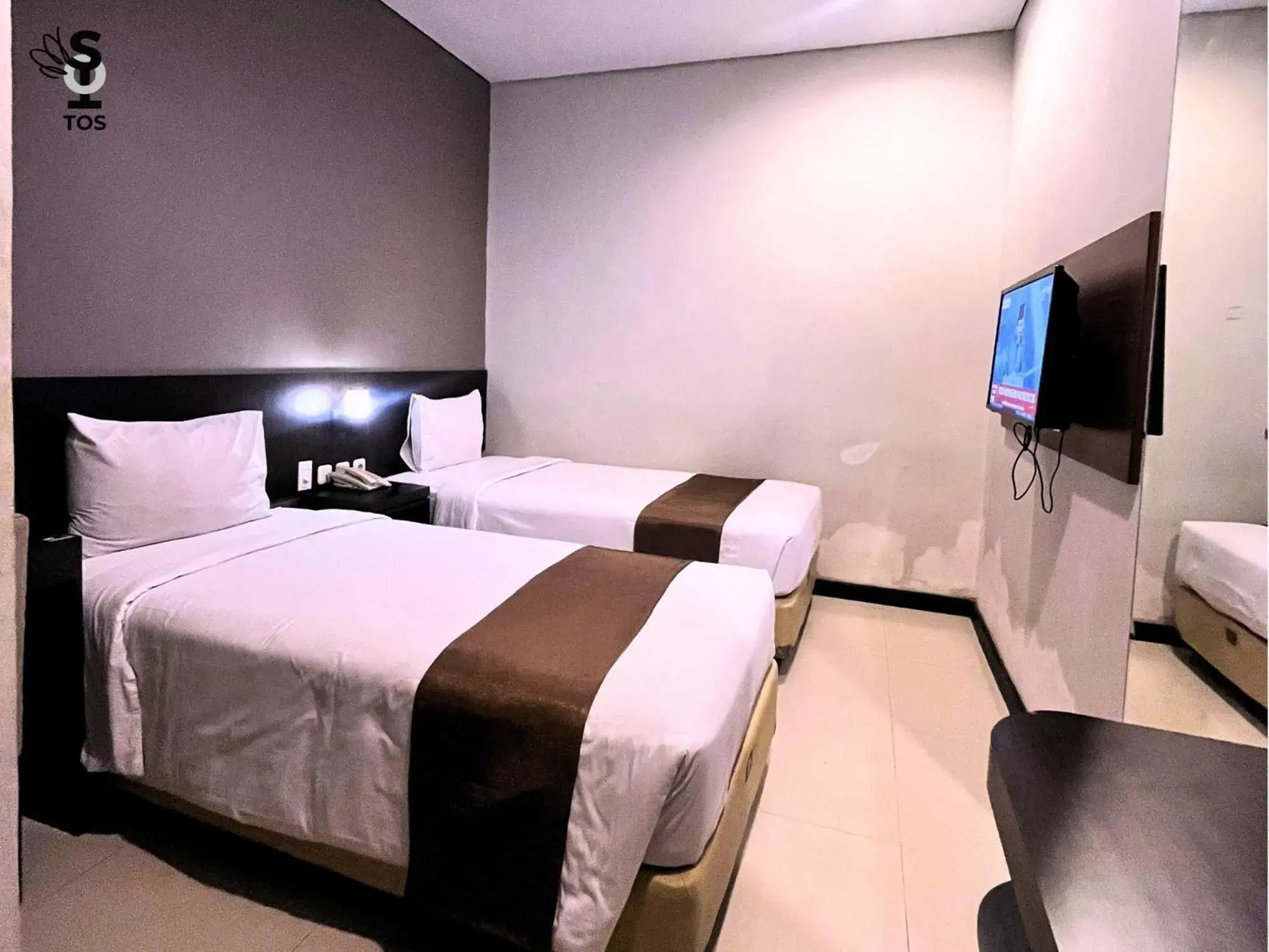 Standard Twin Room in Grage Hotel Malang by TOS Standard Twin Room in Grage Hotel Malang by TOS