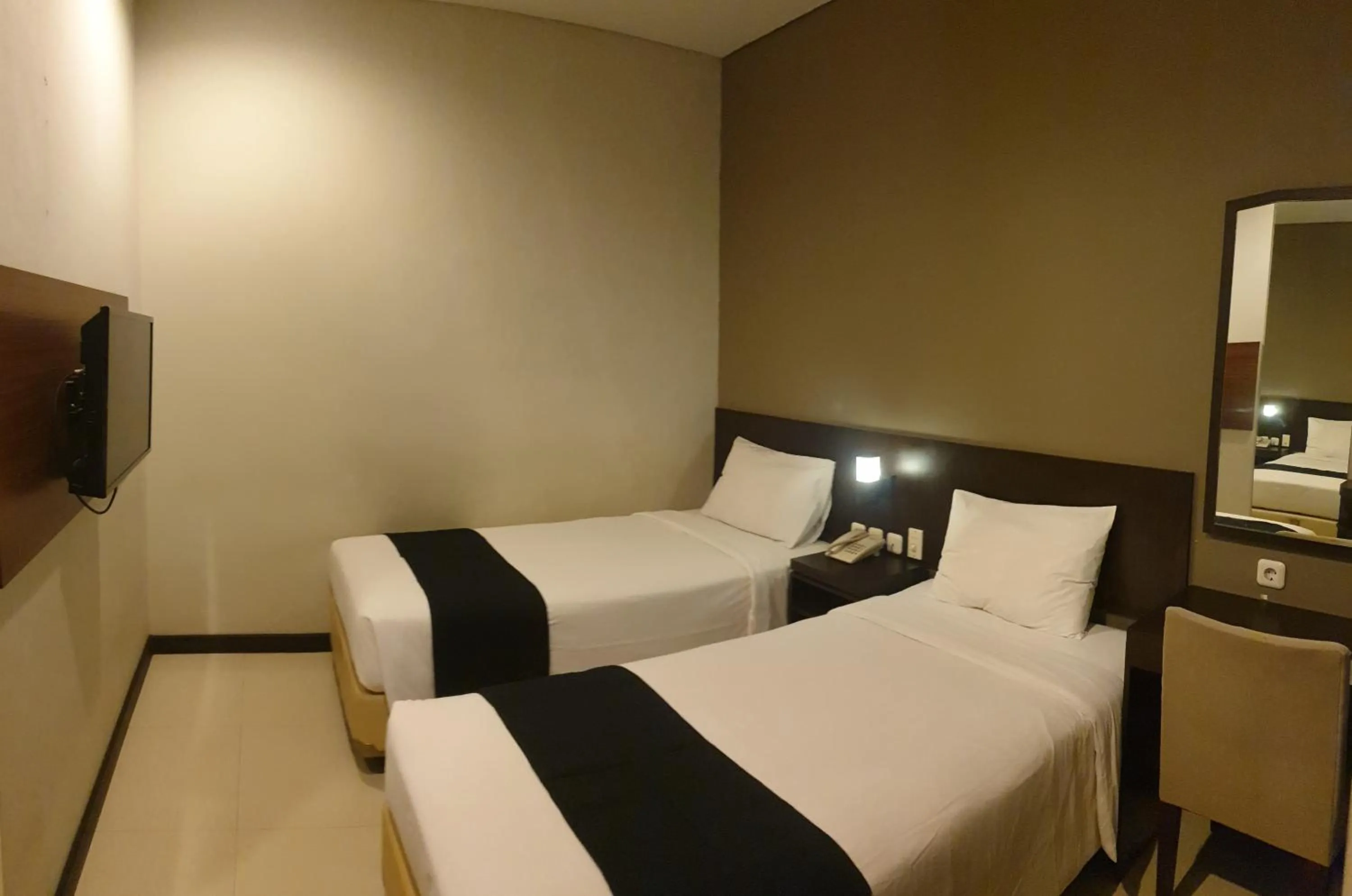Bed in Grage Hotel Malang by TOS