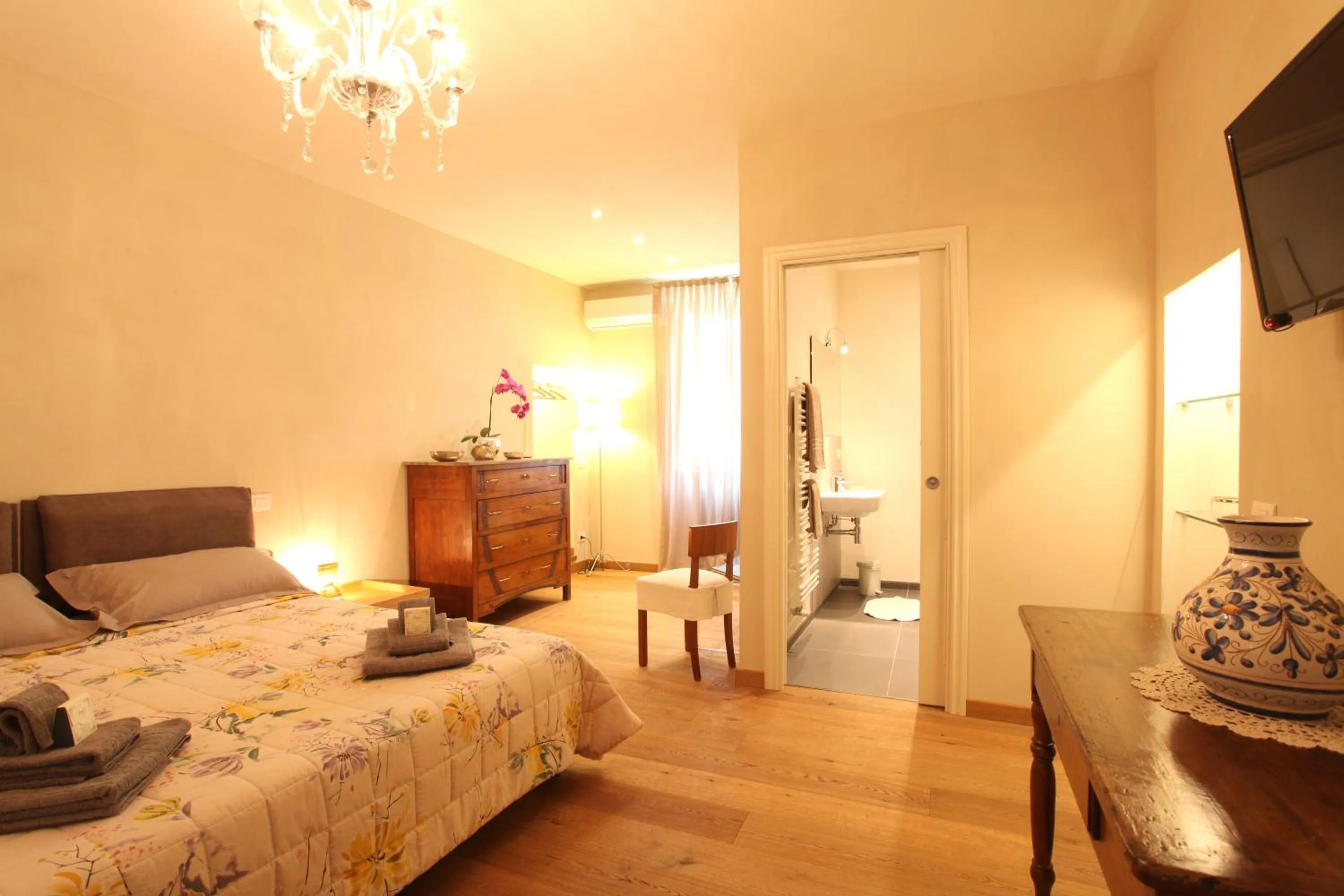 Bathroom, Bed in B&B Antico Cancello