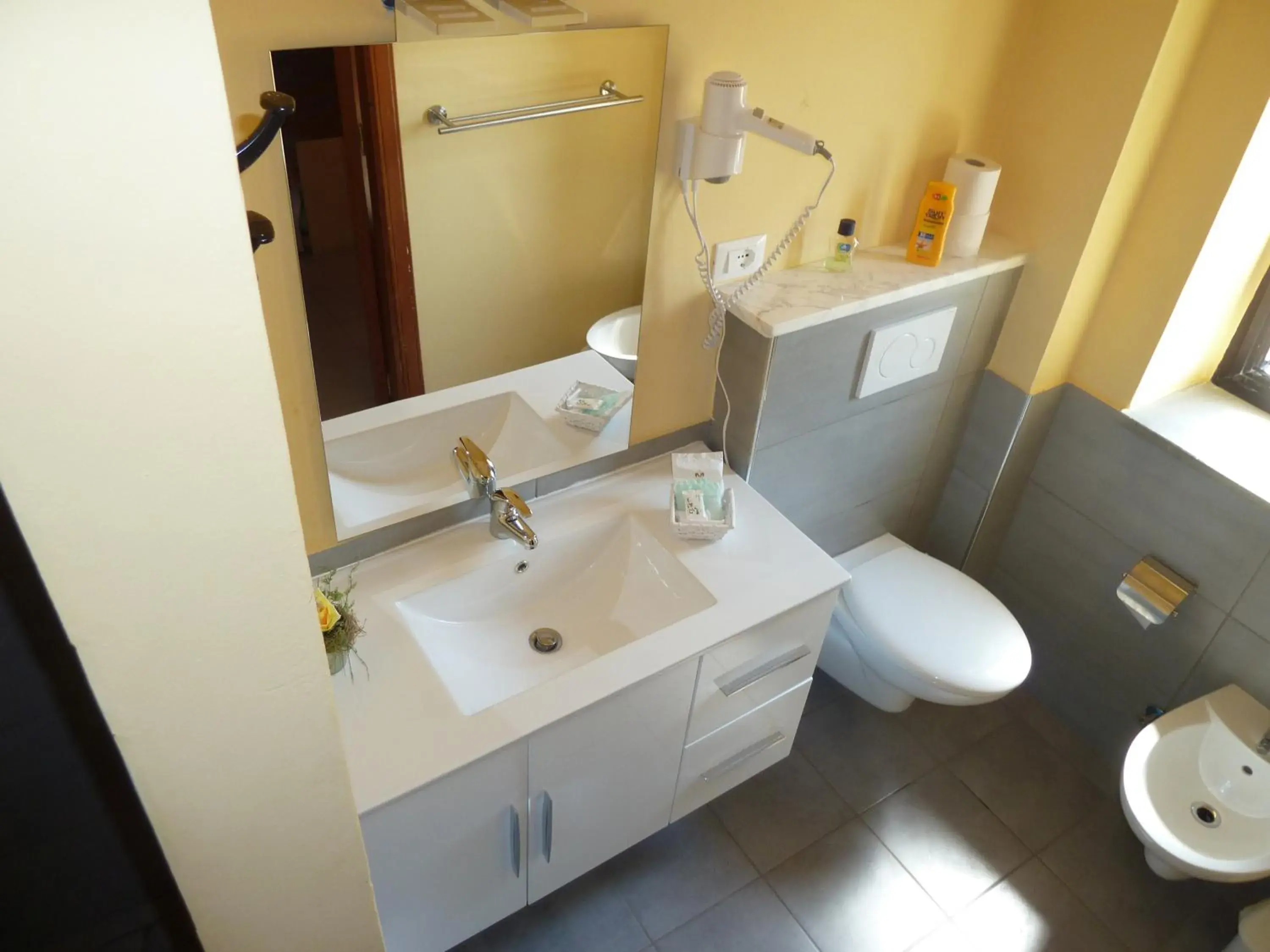 Deluxe Double Room with Balcony - single occupancy in Hotel Mariagrazia Deluxe Double Room with Balcony - single occupancy in Hotel Mariagrazia