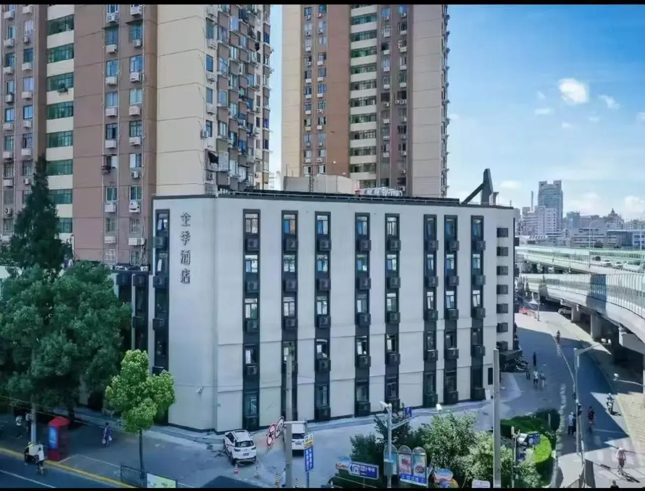 Property building in JI Hotel Shanghai Huangxing Road Subway Station Property building in JI Hotel Shanghai Huangxing Road Subway Station