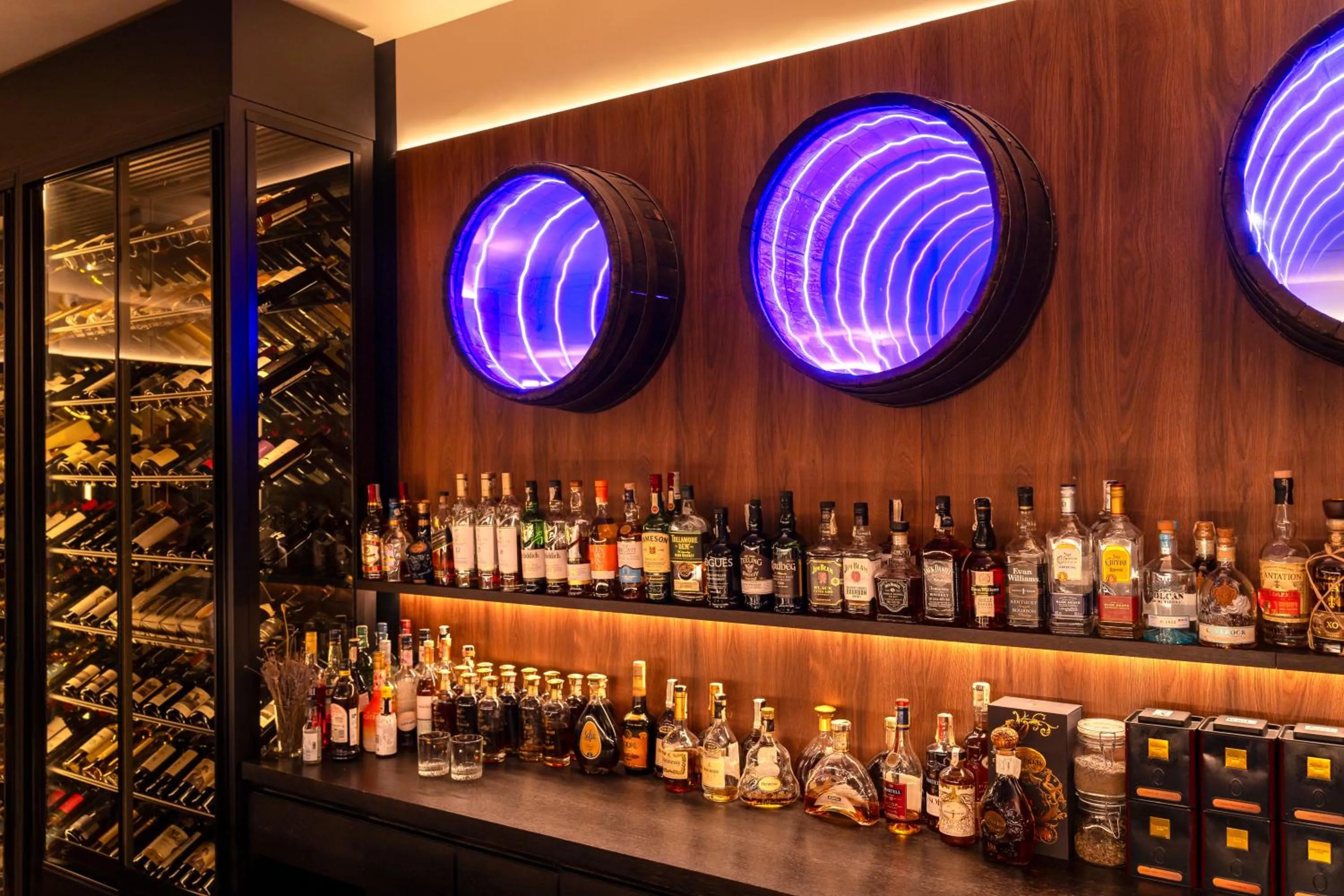 Lounge or bar in BERDS Hotel Chisinau - MGallery Collection