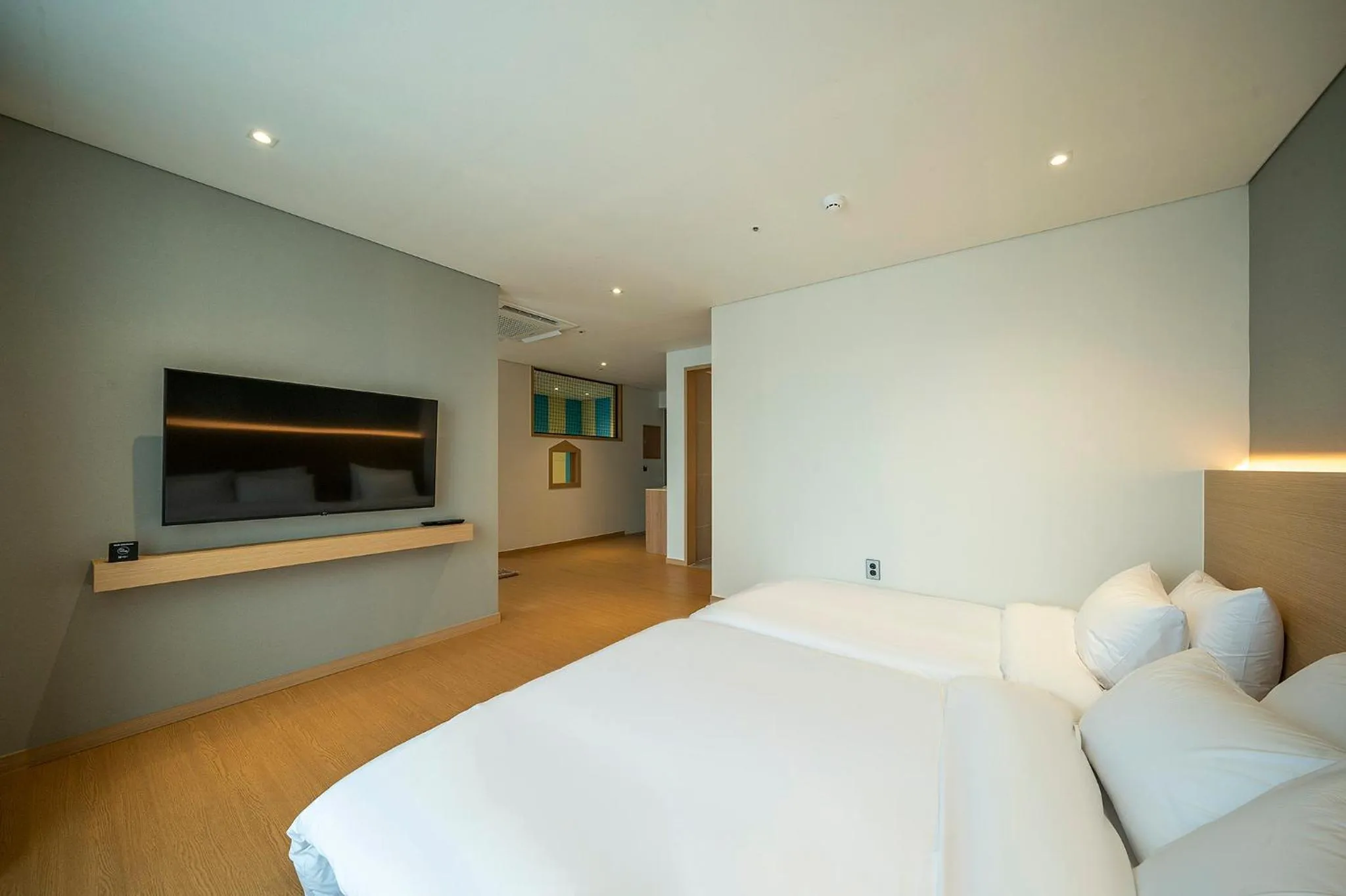 Photo of the whole room, Bed in Chestertons Gyeongju