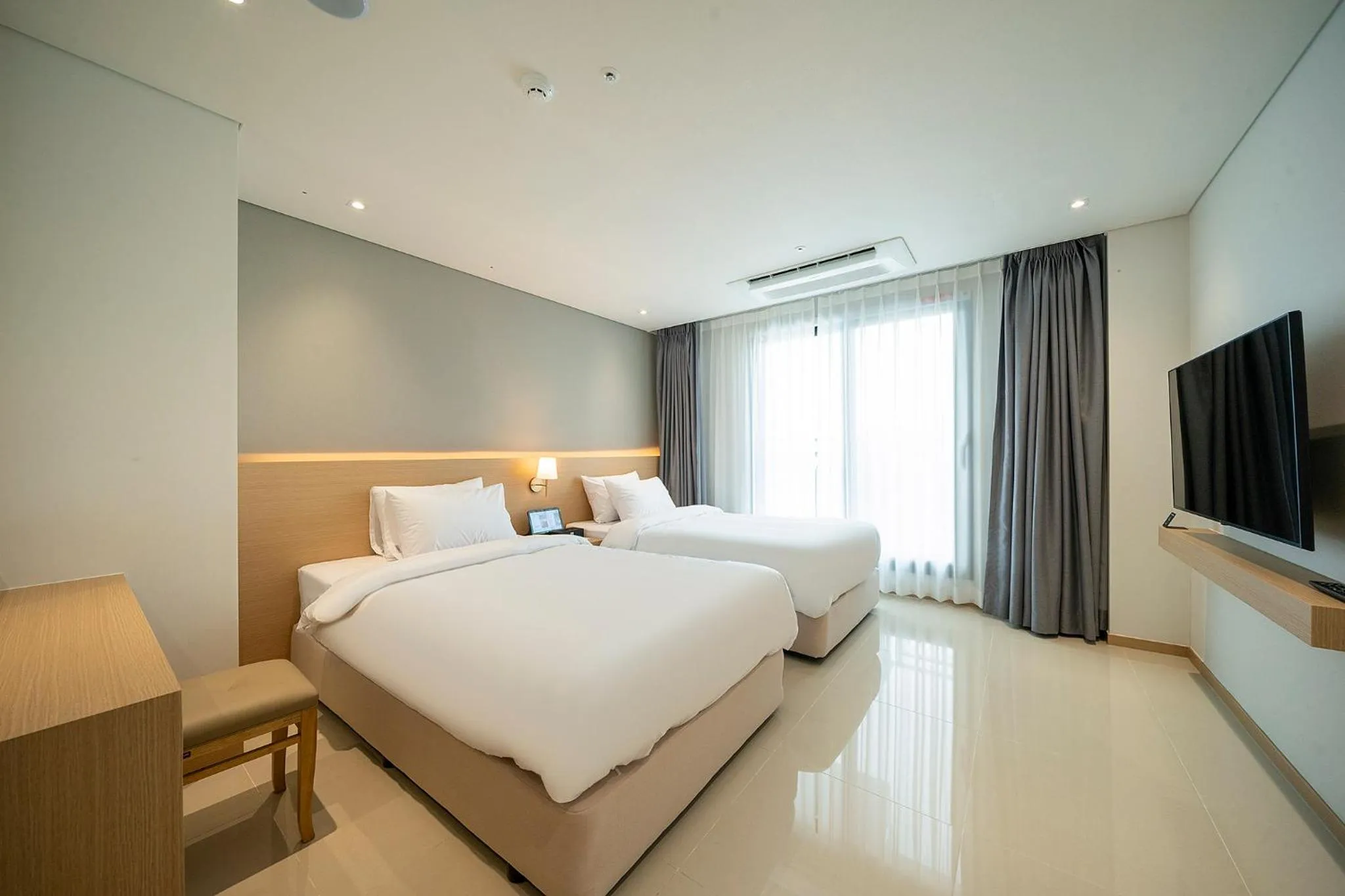 Photo of the whole room, Bed in Chestertons Gyeongju