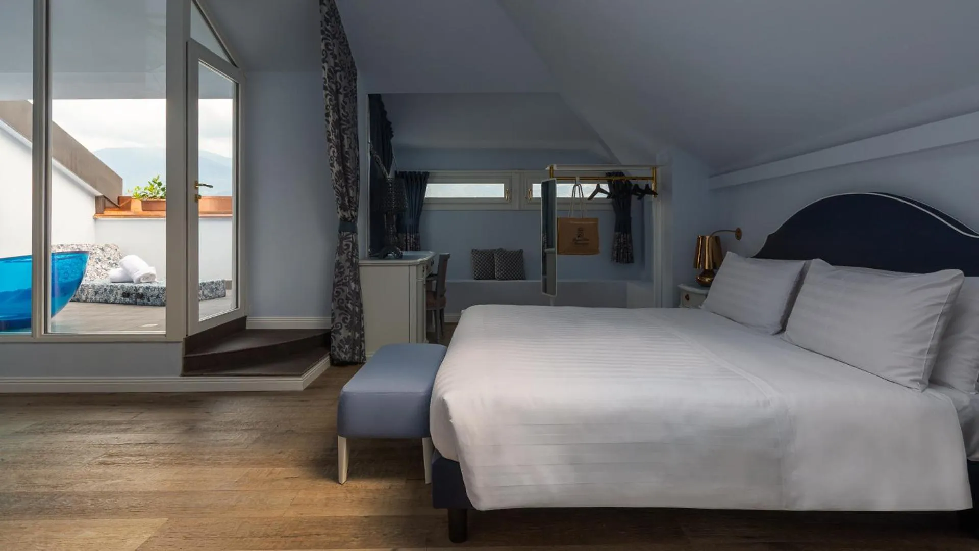 Bed in Grand Hotel Menaggio