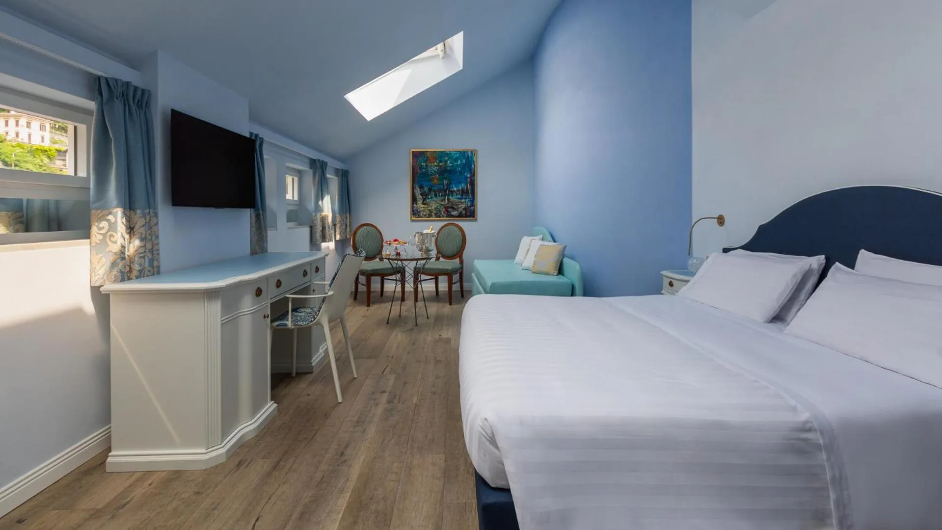 Bed in Grand Hotel Menaggio