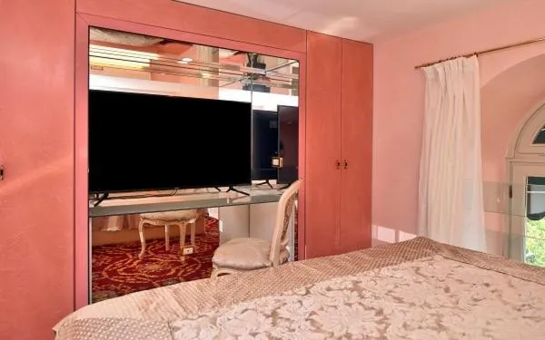 Bed in Grand Hotel Menaggio