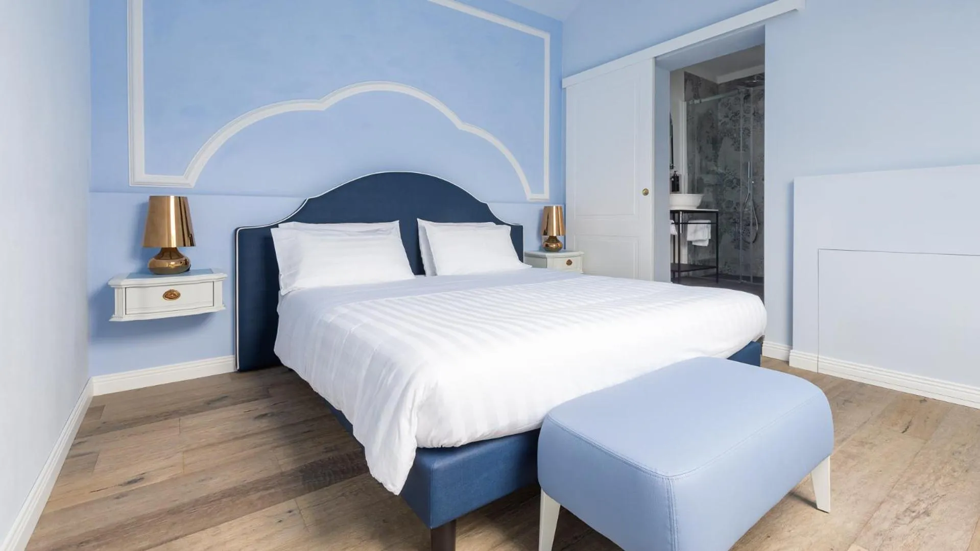 Bed in Grand Hotel Menaggio