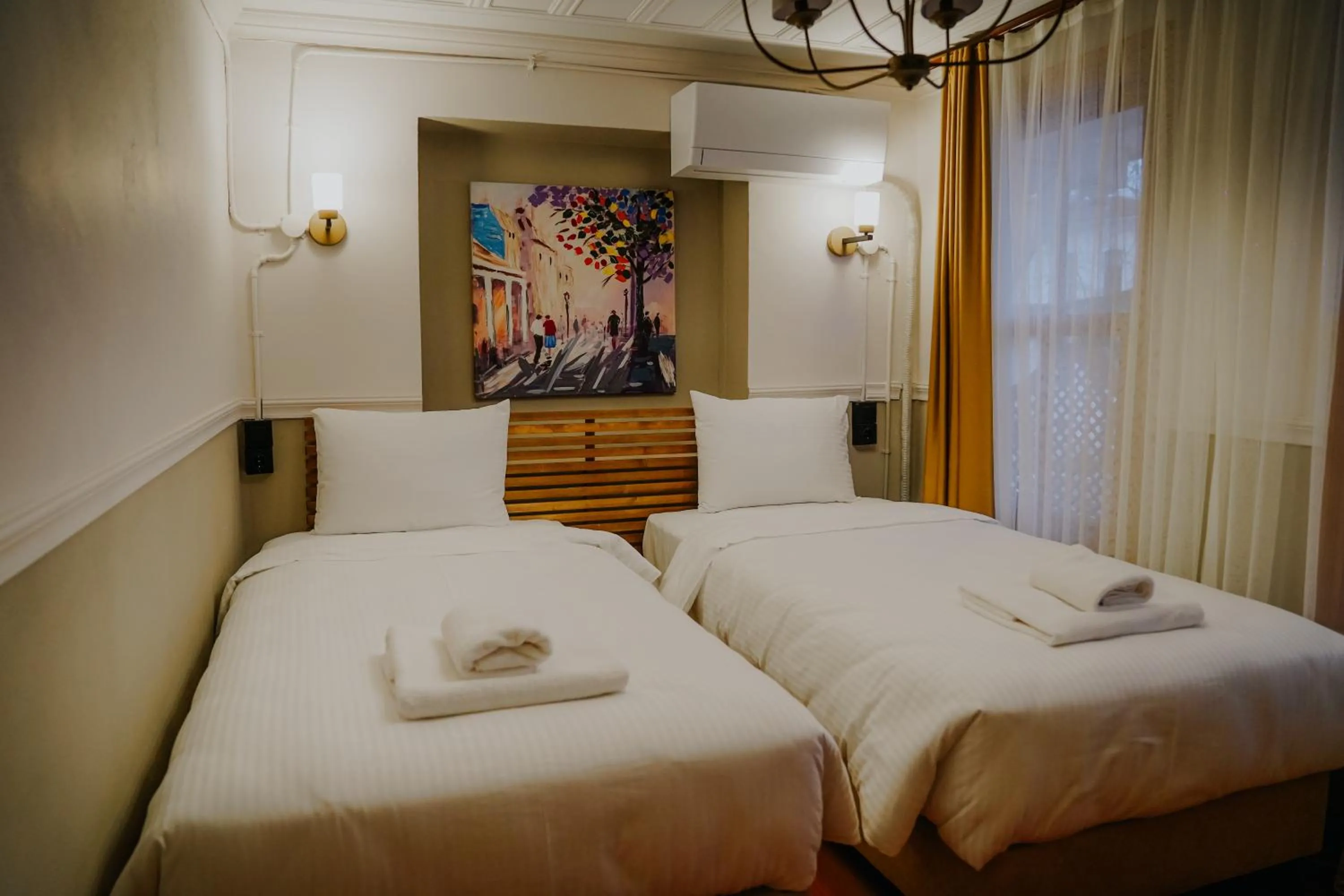 Bed in Leila Mansion Hotel