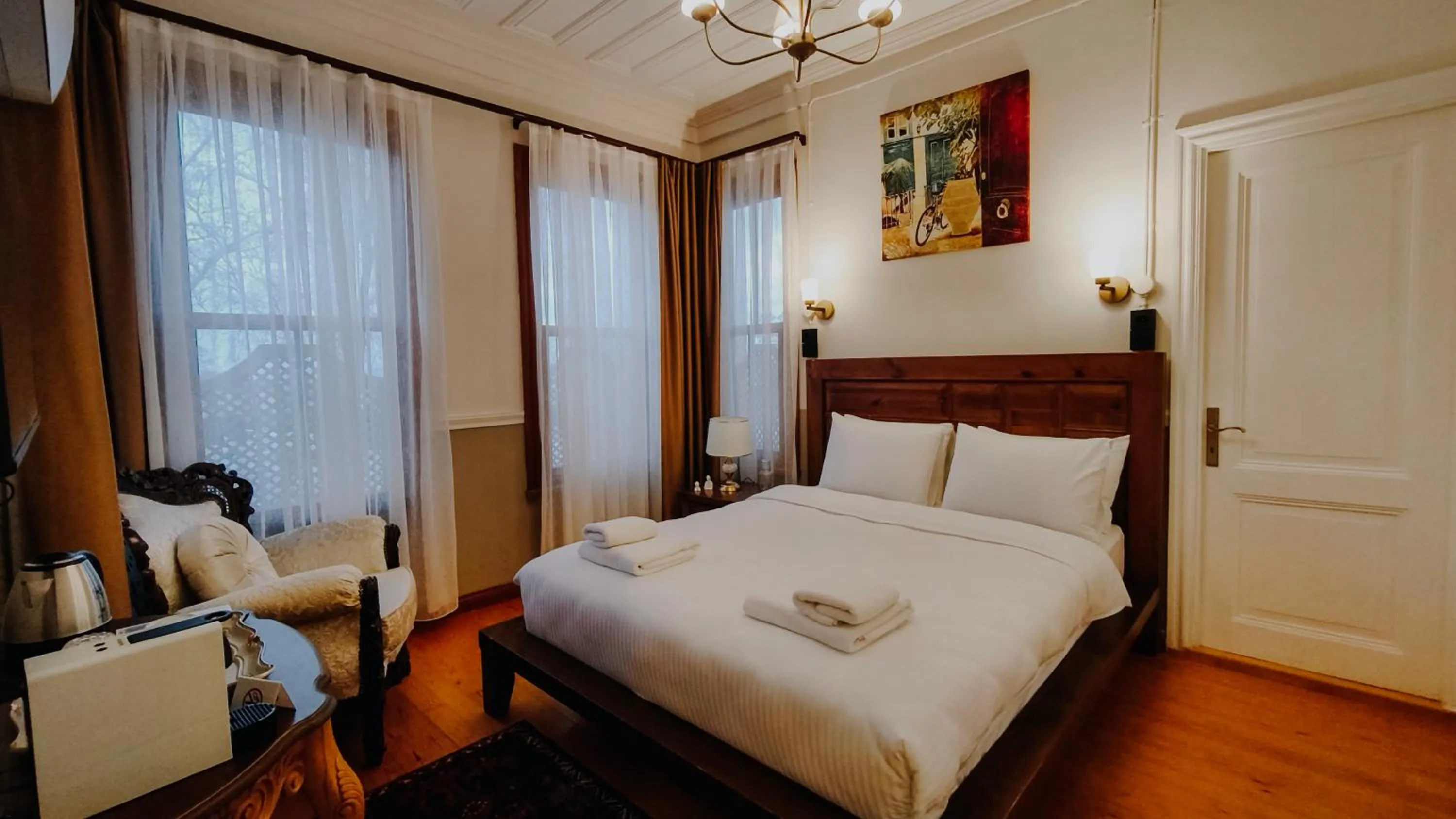 Living room, Bed in Leila Mansion Hotel
