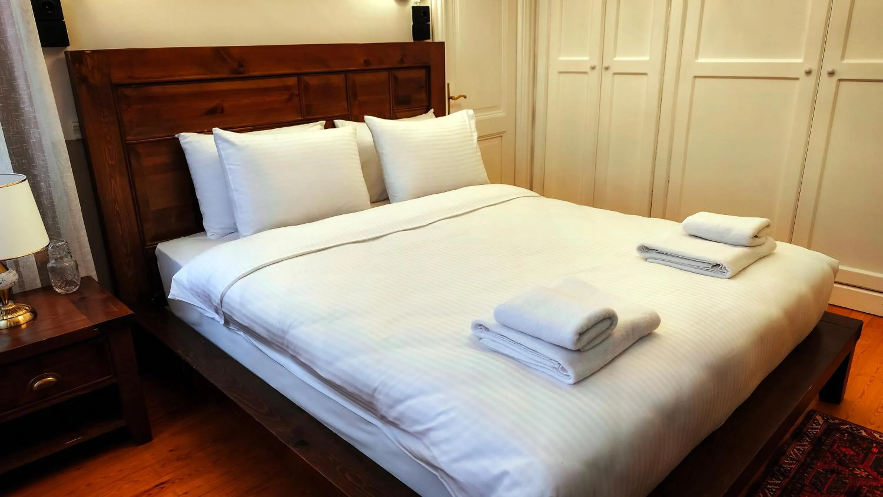 Bed in Leila Mansion Hotel