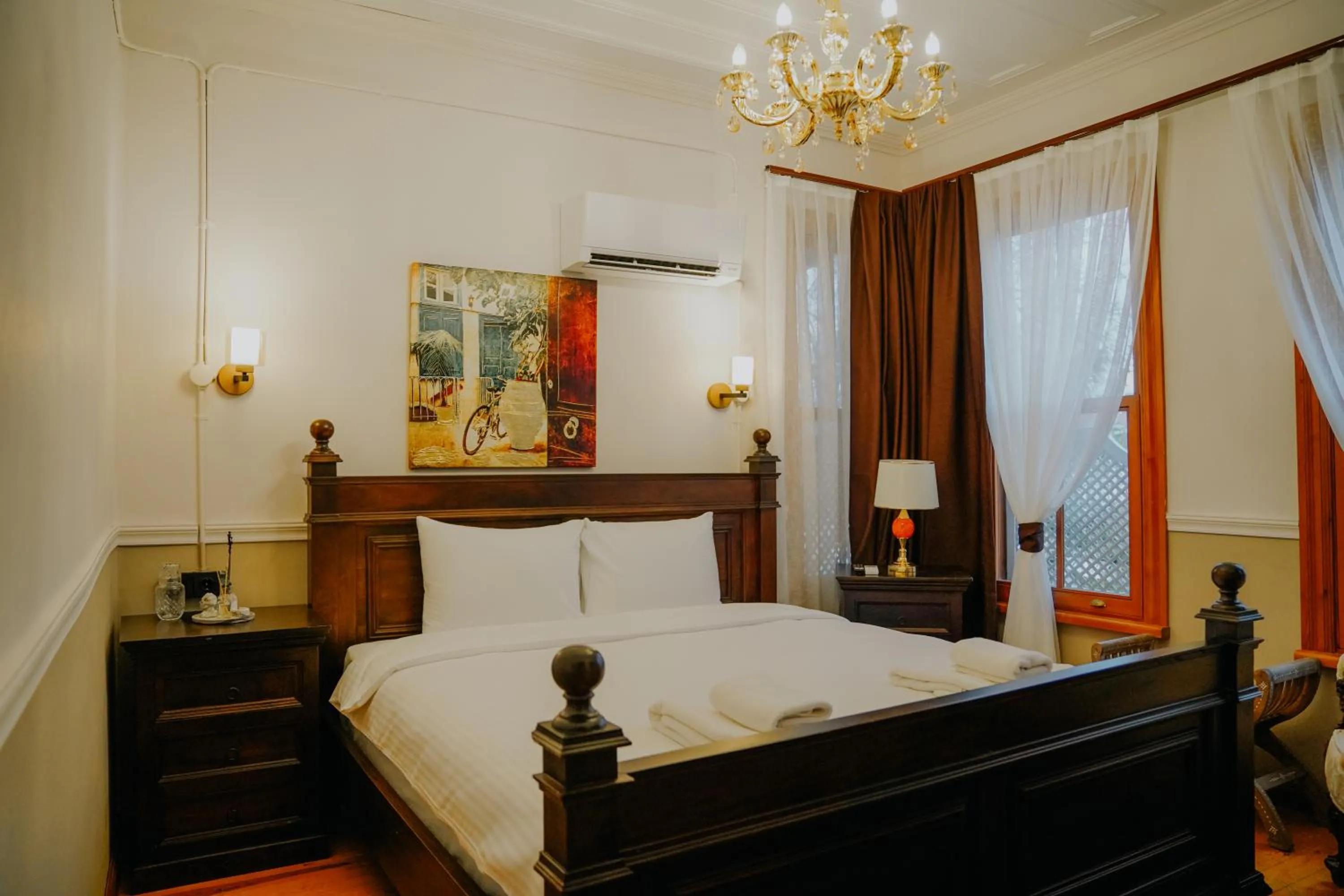 Photo of the whole room, Bed in Leila Mansion Hotel