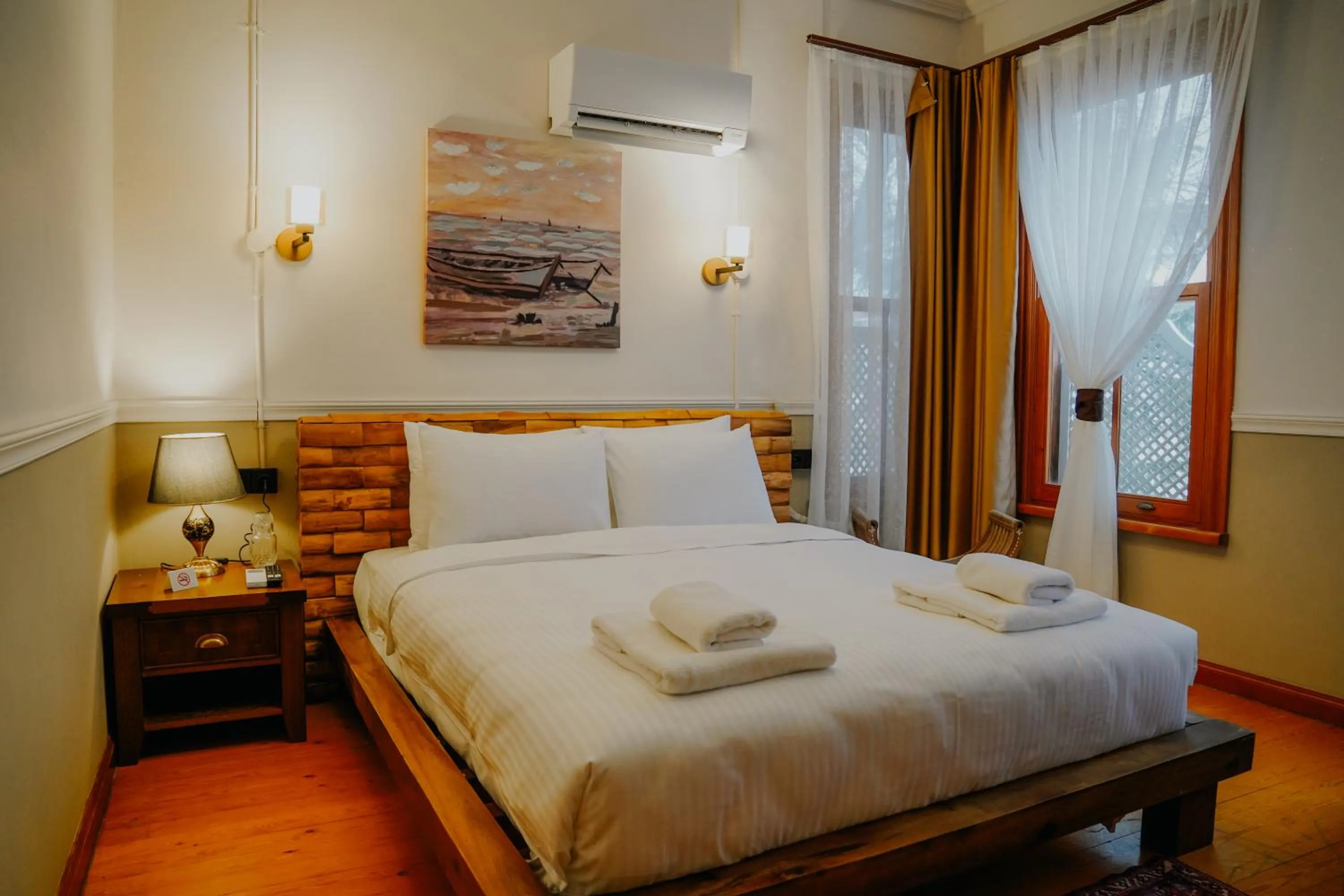 Photo of the whole room, Bed in Leila Mansion Hotel