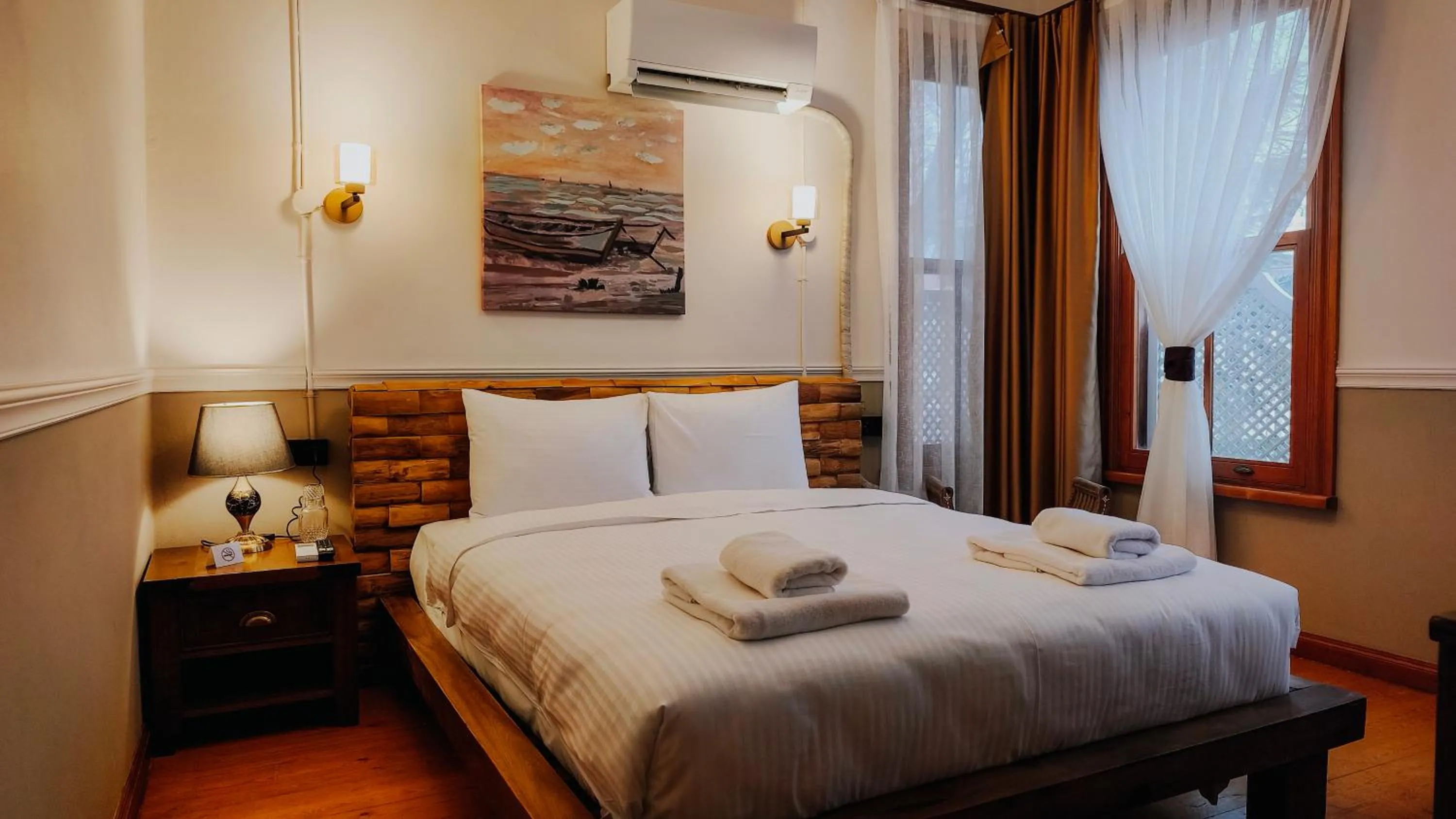 Photo of the whole room, Bed in Leila Mansion Hotel