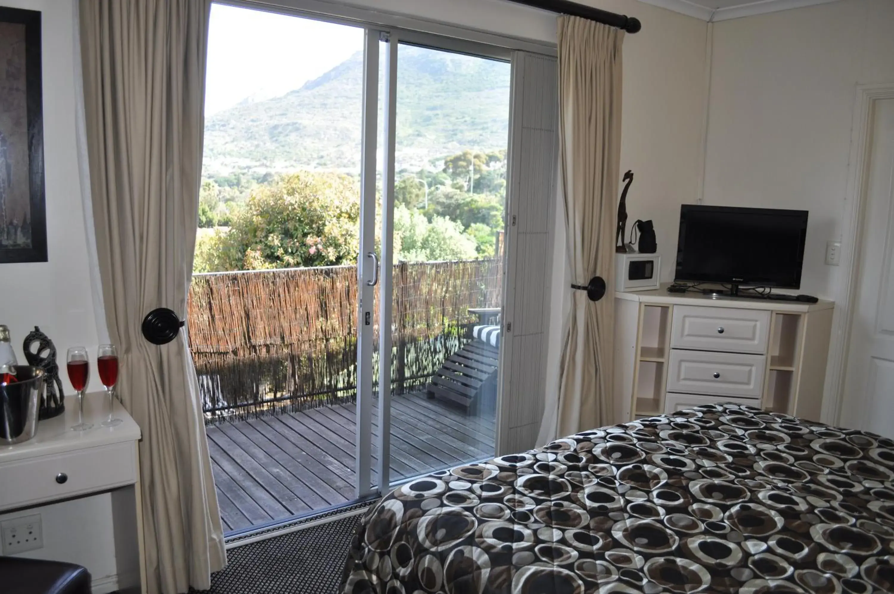 Double Room with Mountain View in Amakhaya Lodge Double Room with Mountain View in Amakhaya Lodge