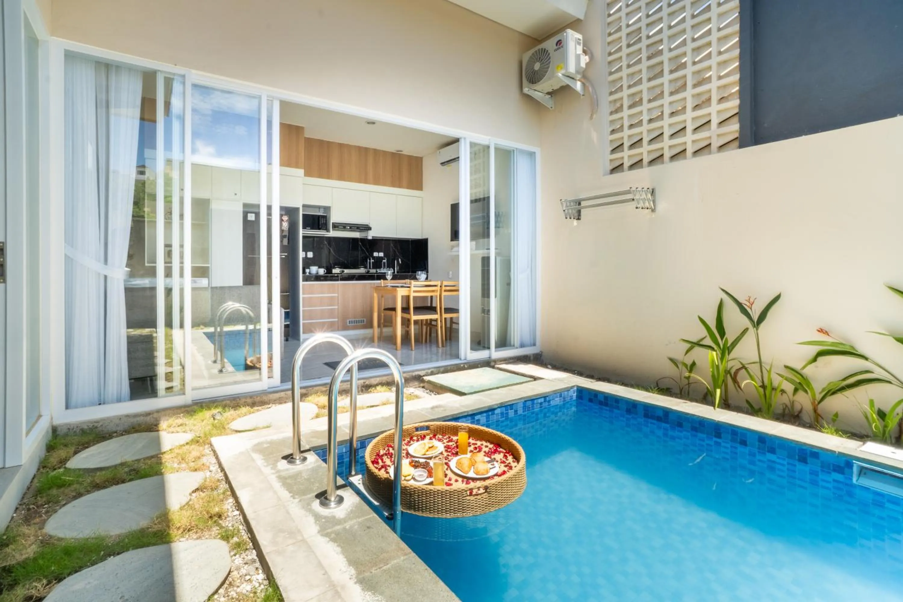Swimming pool in Otia Villa Nusa Dua by Premier Hospitality Asia