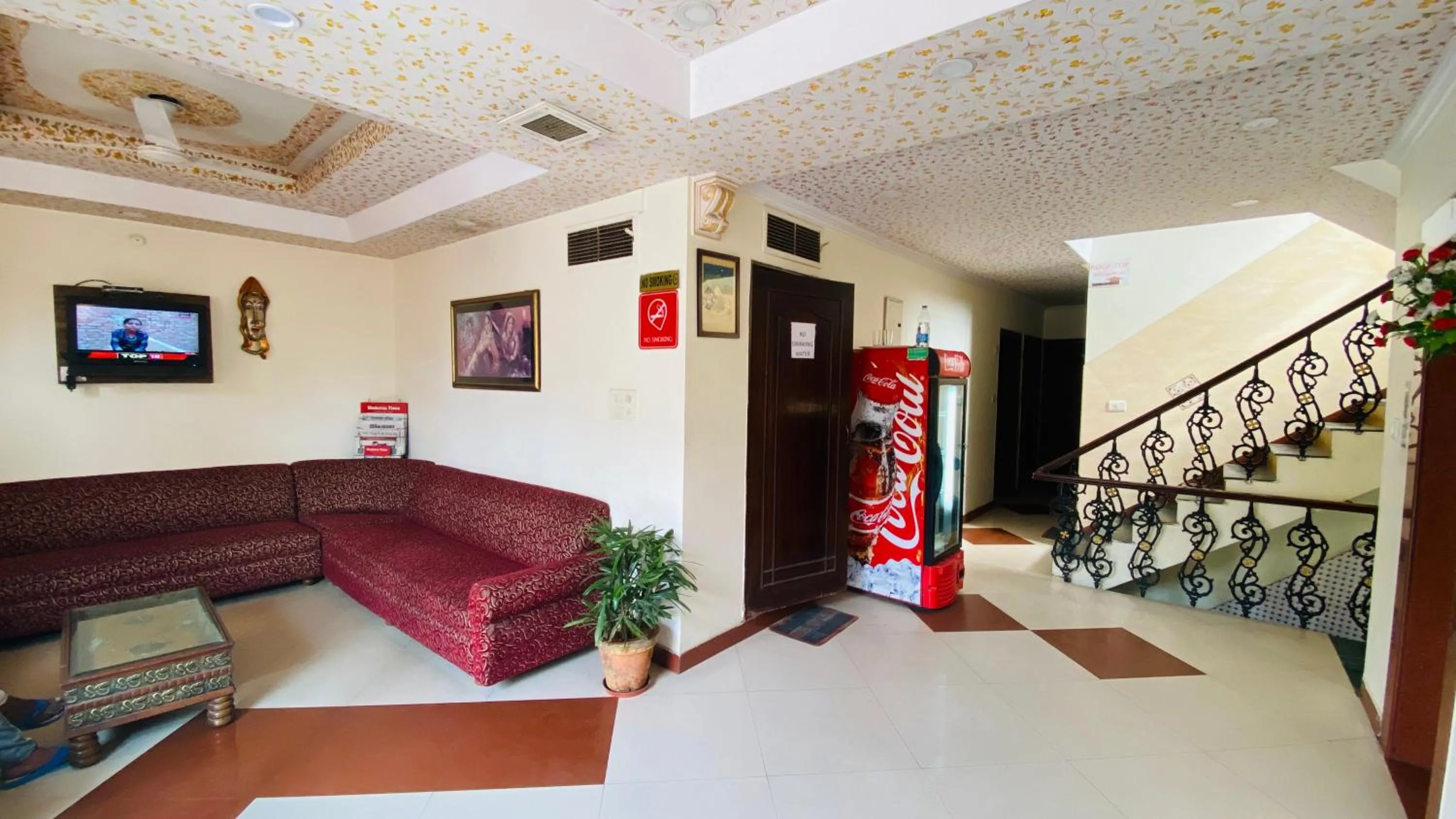 Lobby or reception in Hotel Classic Inn Near Jaipur Railway Station