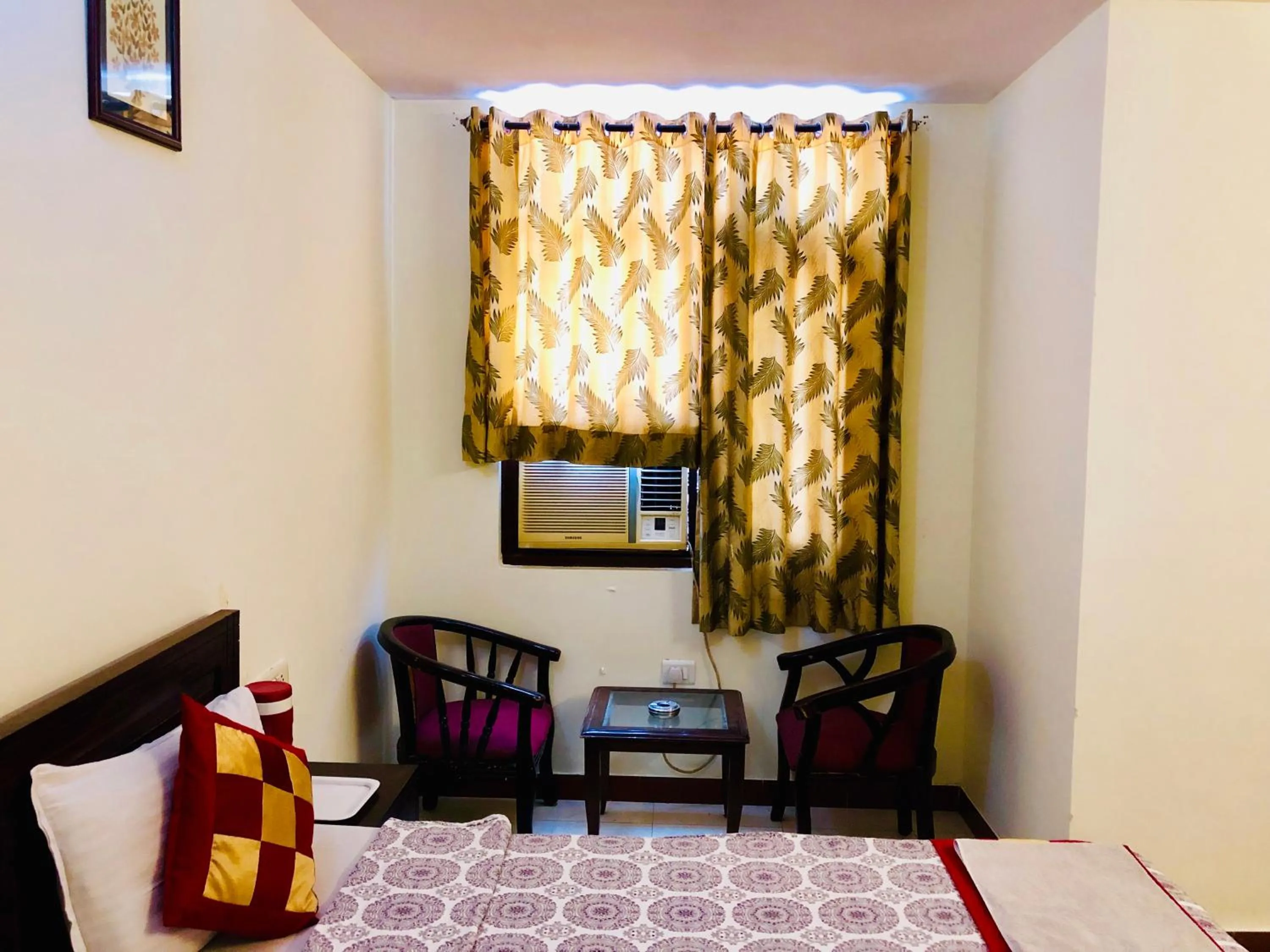 Photo of the whole room, Bed in Hotel Classic Inn Near Jaipur Railway Station