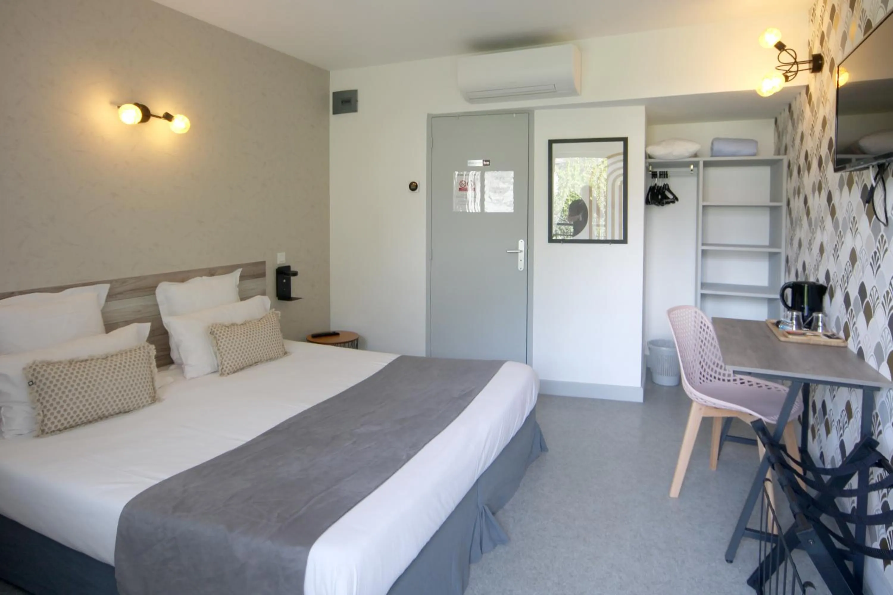 Bed in Hotel Le Vanséen