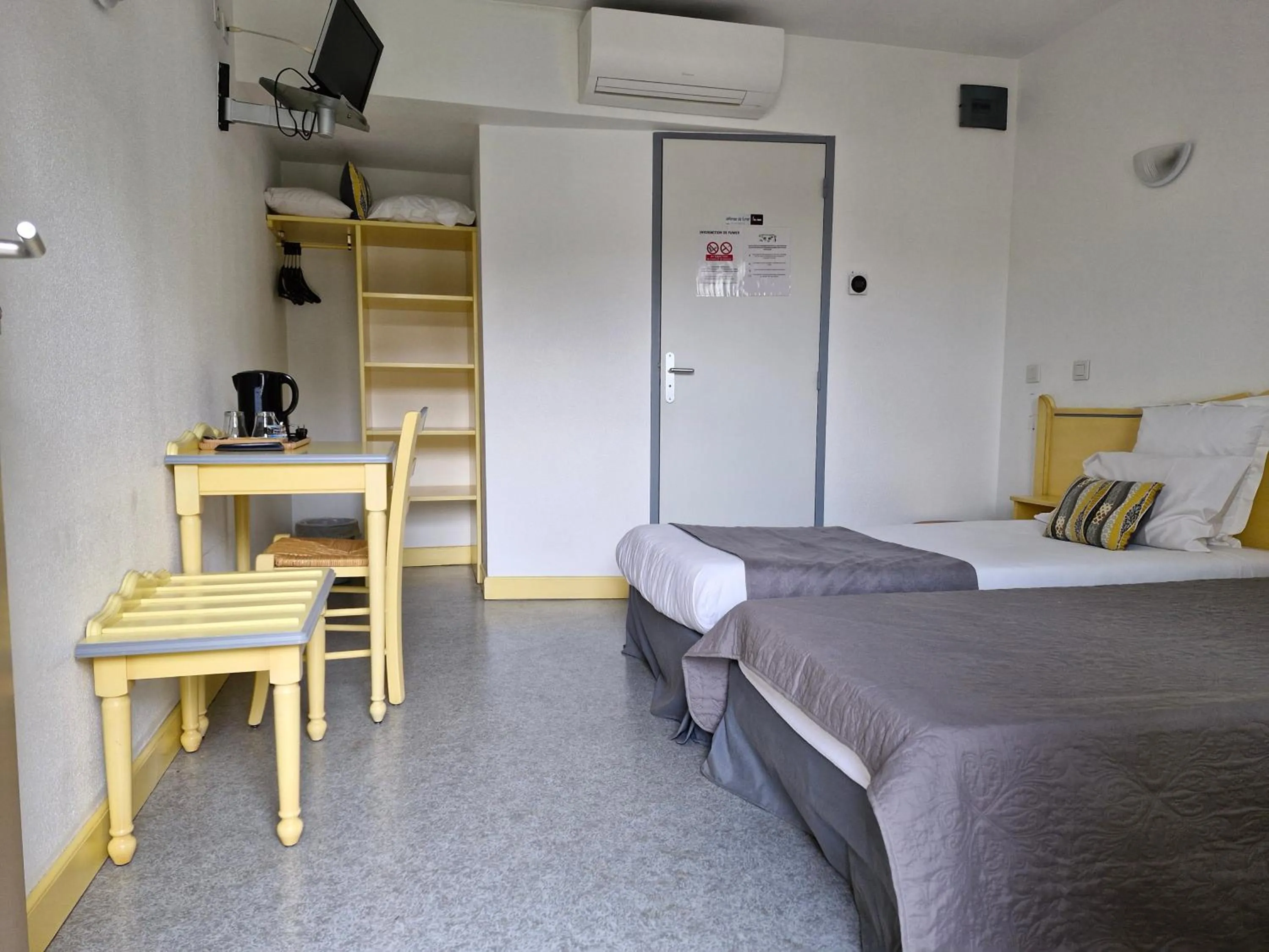 Bed in Hotel Le Vanséen