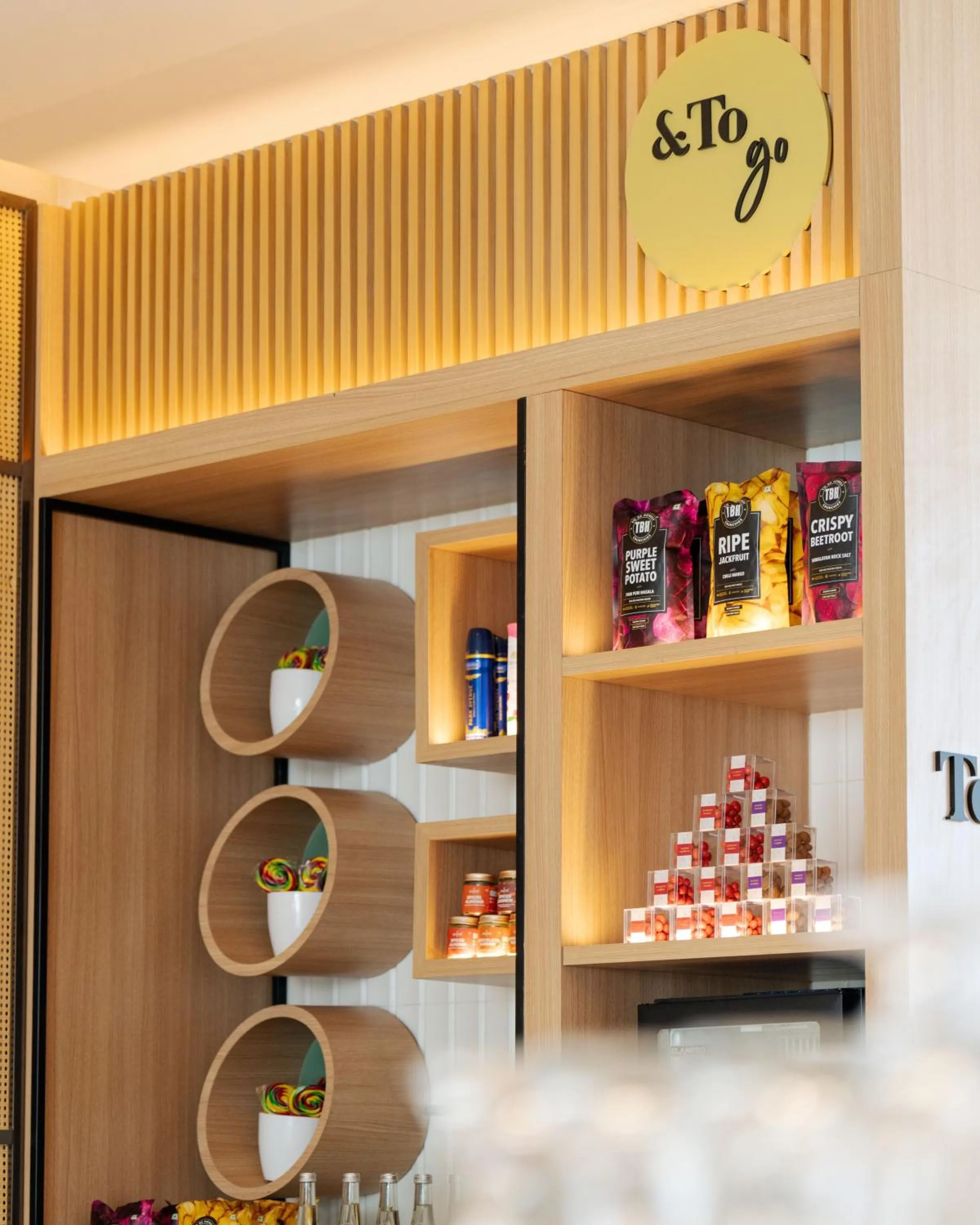 On-site shops in Hilton Garden Inn Mumbai International Airport