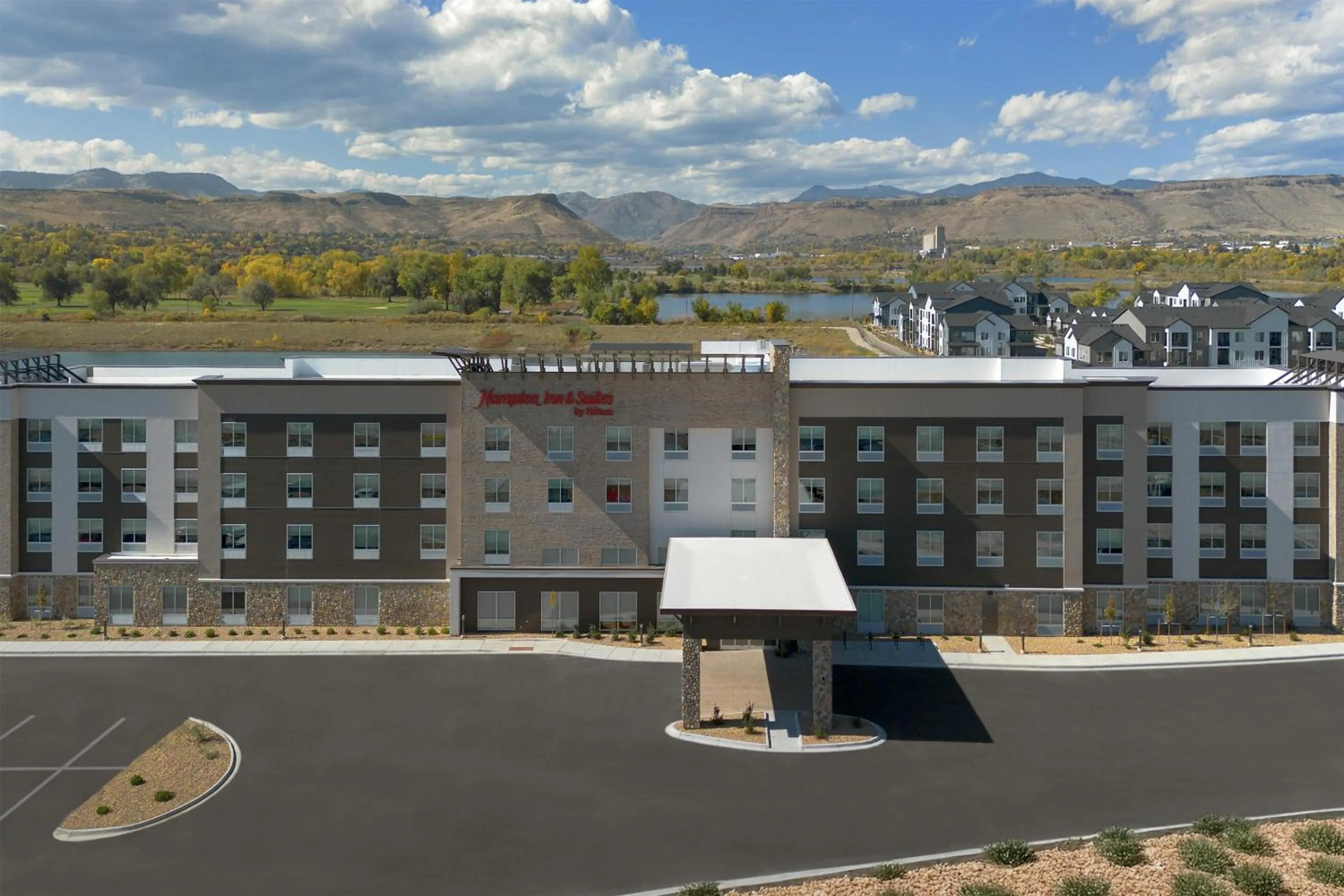 Property building in Hampton Inn & Suites By Hilton Wheat Ridge Denver West