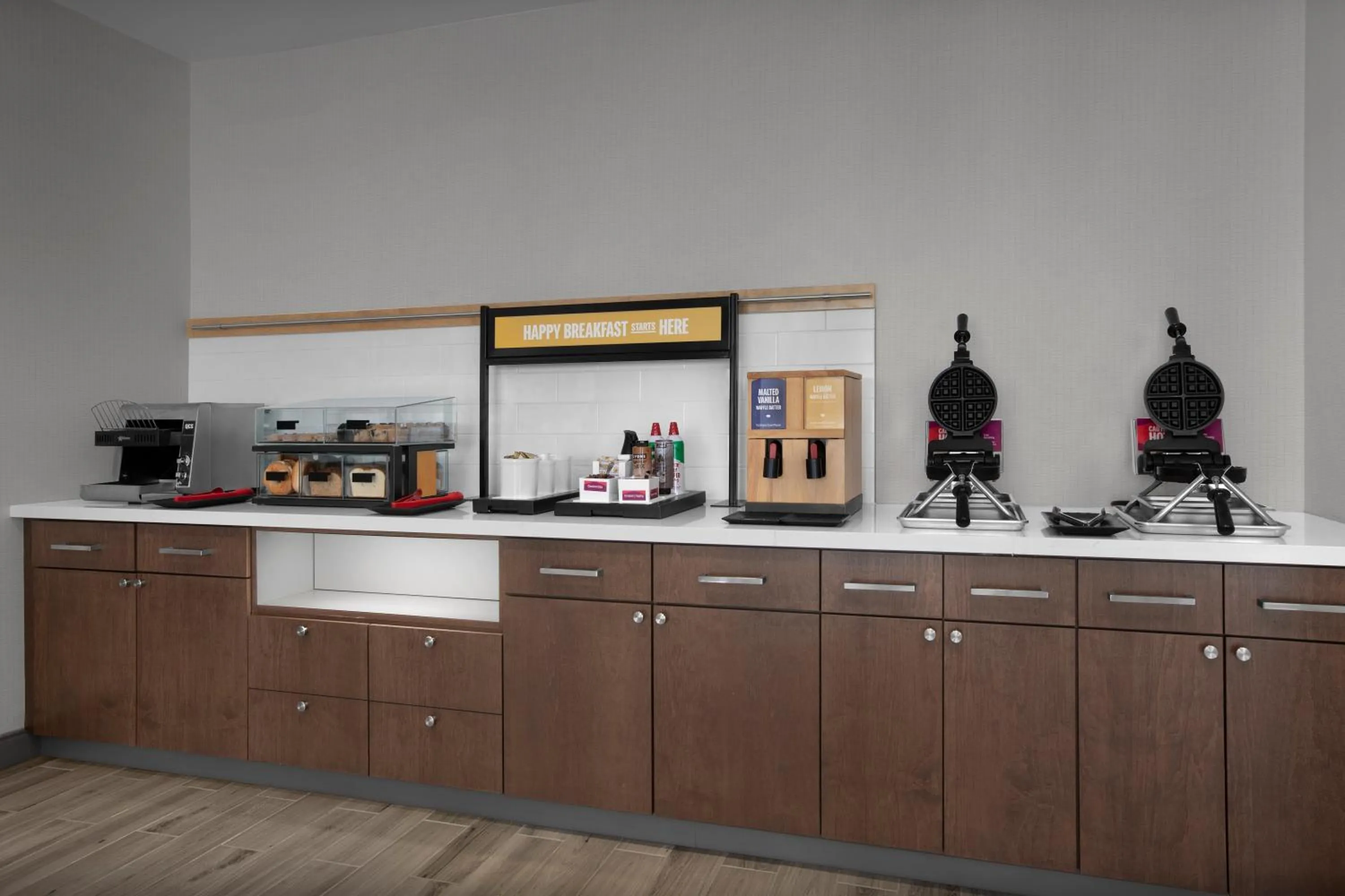 Buffet breakfast in Hampton Inn & Suites By Hilton Wheat Ridge Denver West