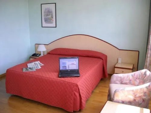 Photo of the whole room in Hotel La Corte