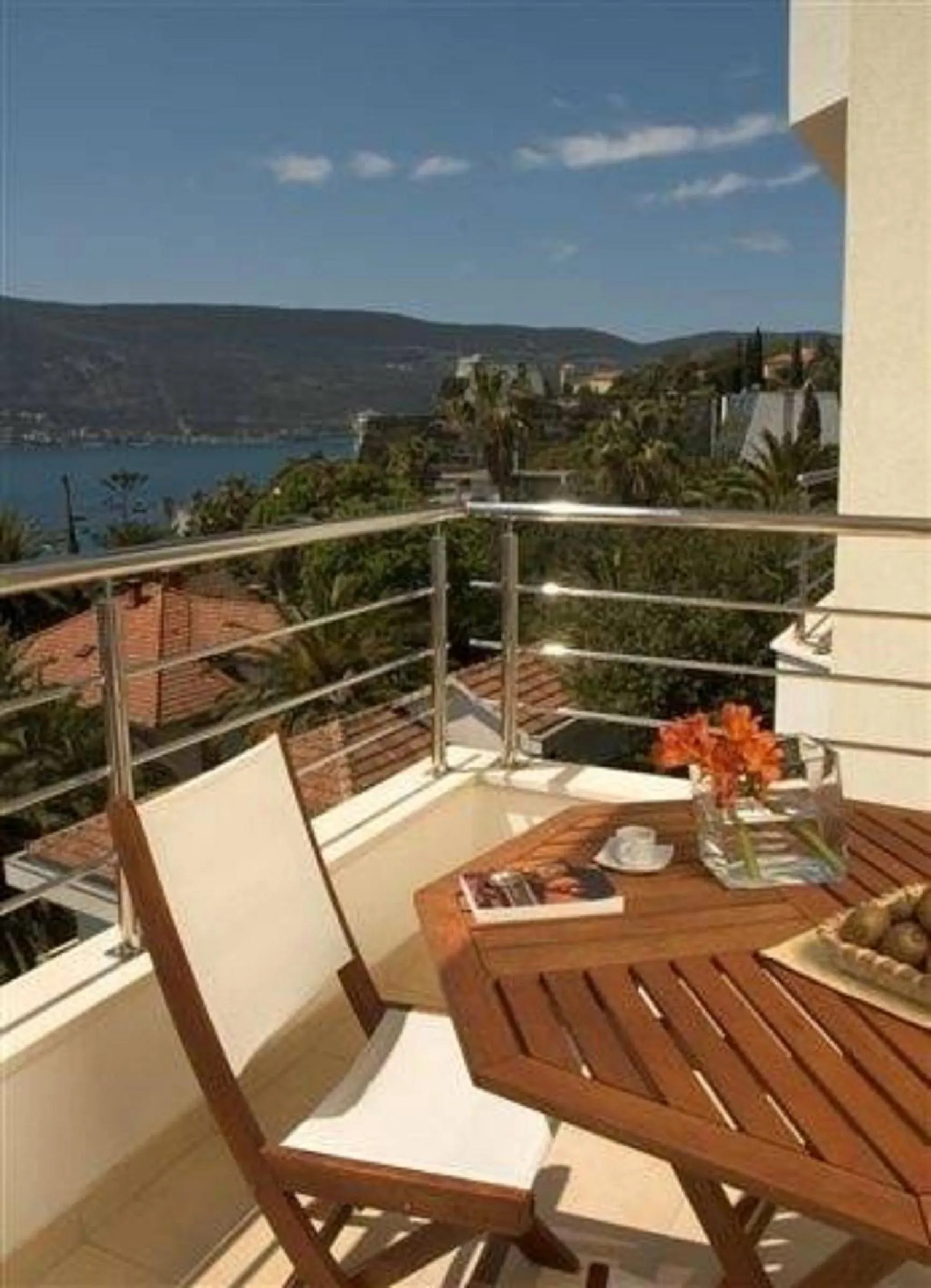 Day in Apartments Boka Residence