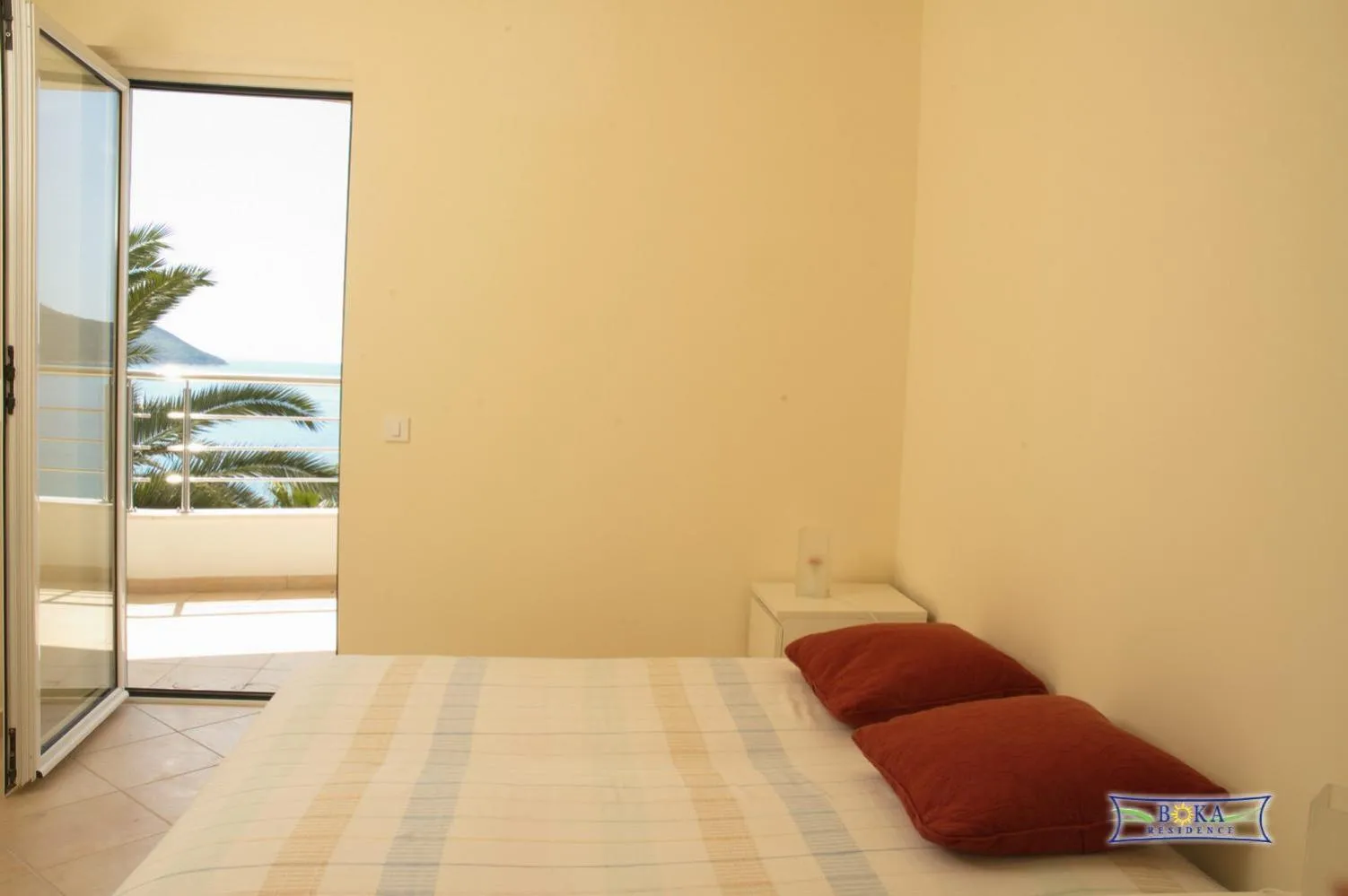 Bed in Apartments Boka Residence