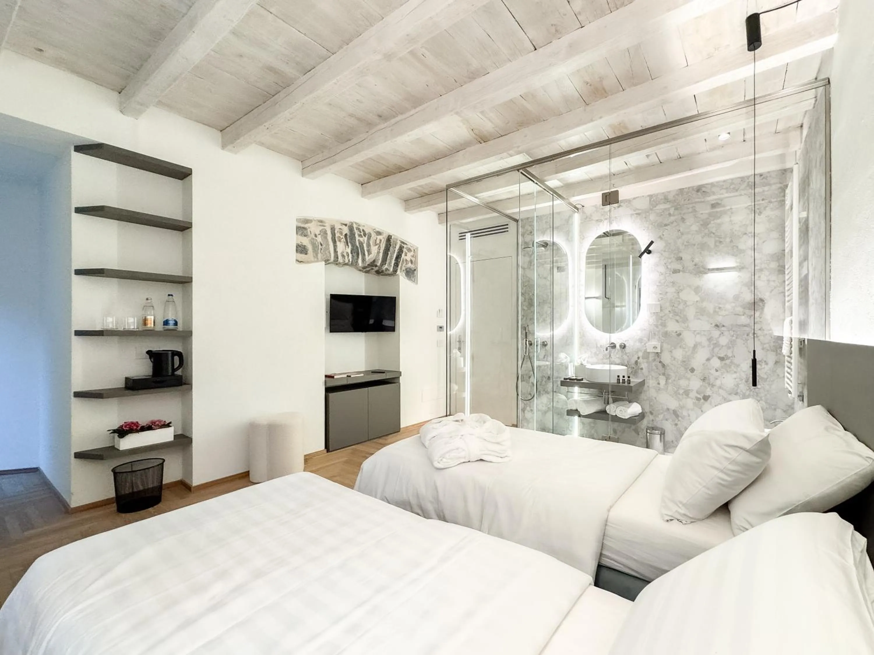 Bathroom, Bed in Villa Rêverie - Boutique Hotel