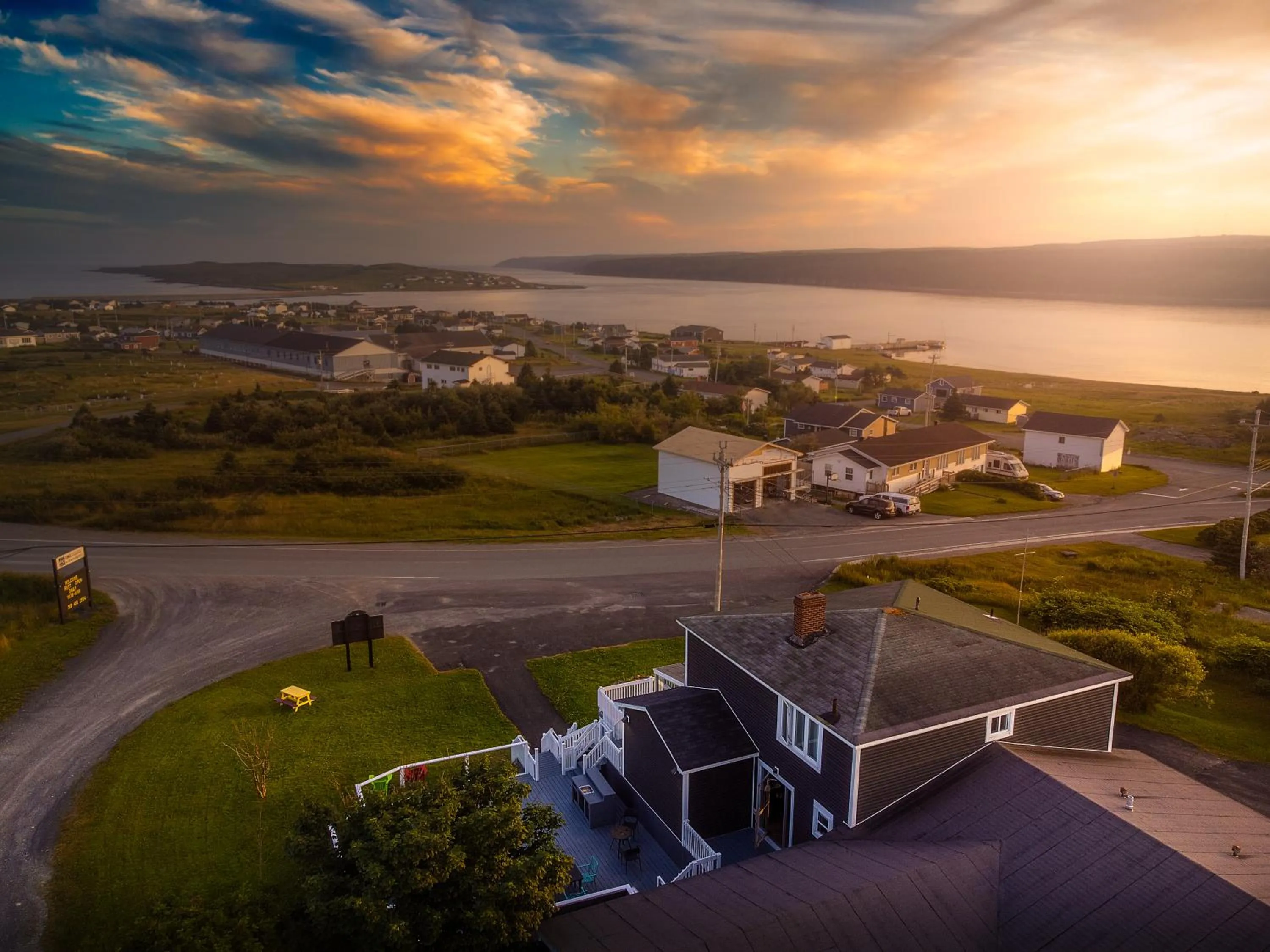 Property building in Edge of the Avalon Inn