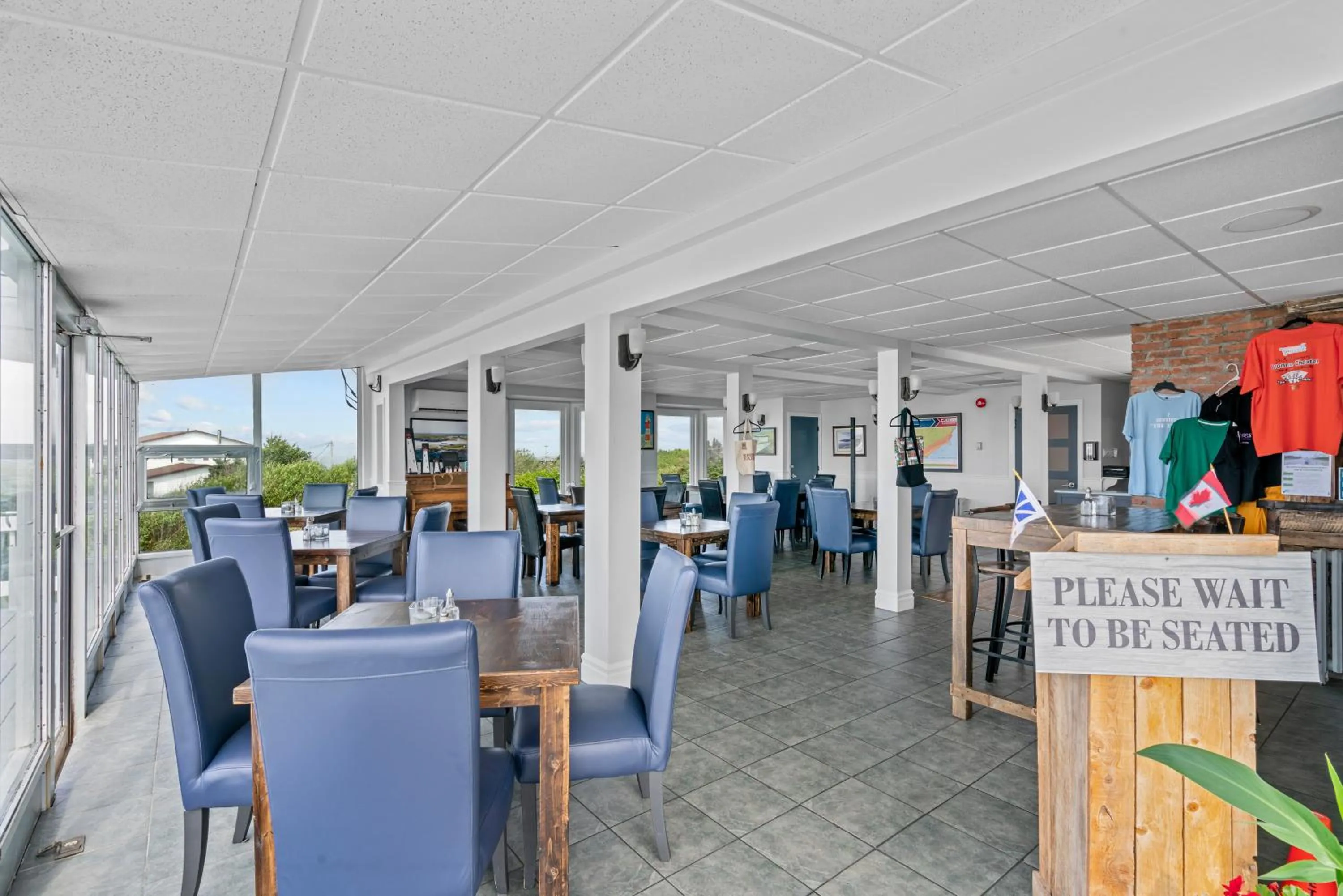 Restaurant/places to eat in Edge of the Avalon Inn