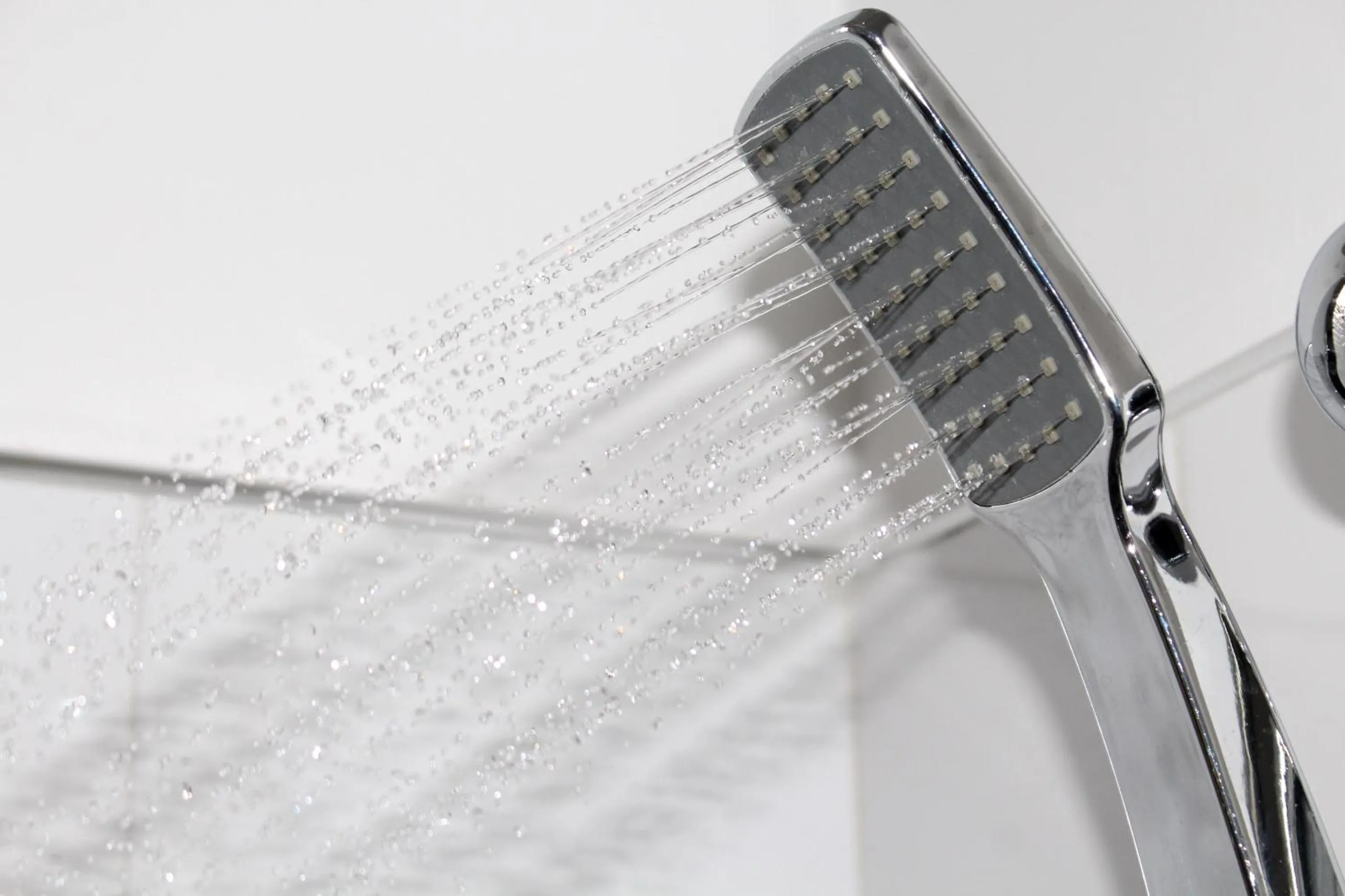 Shower in Orchid Rest