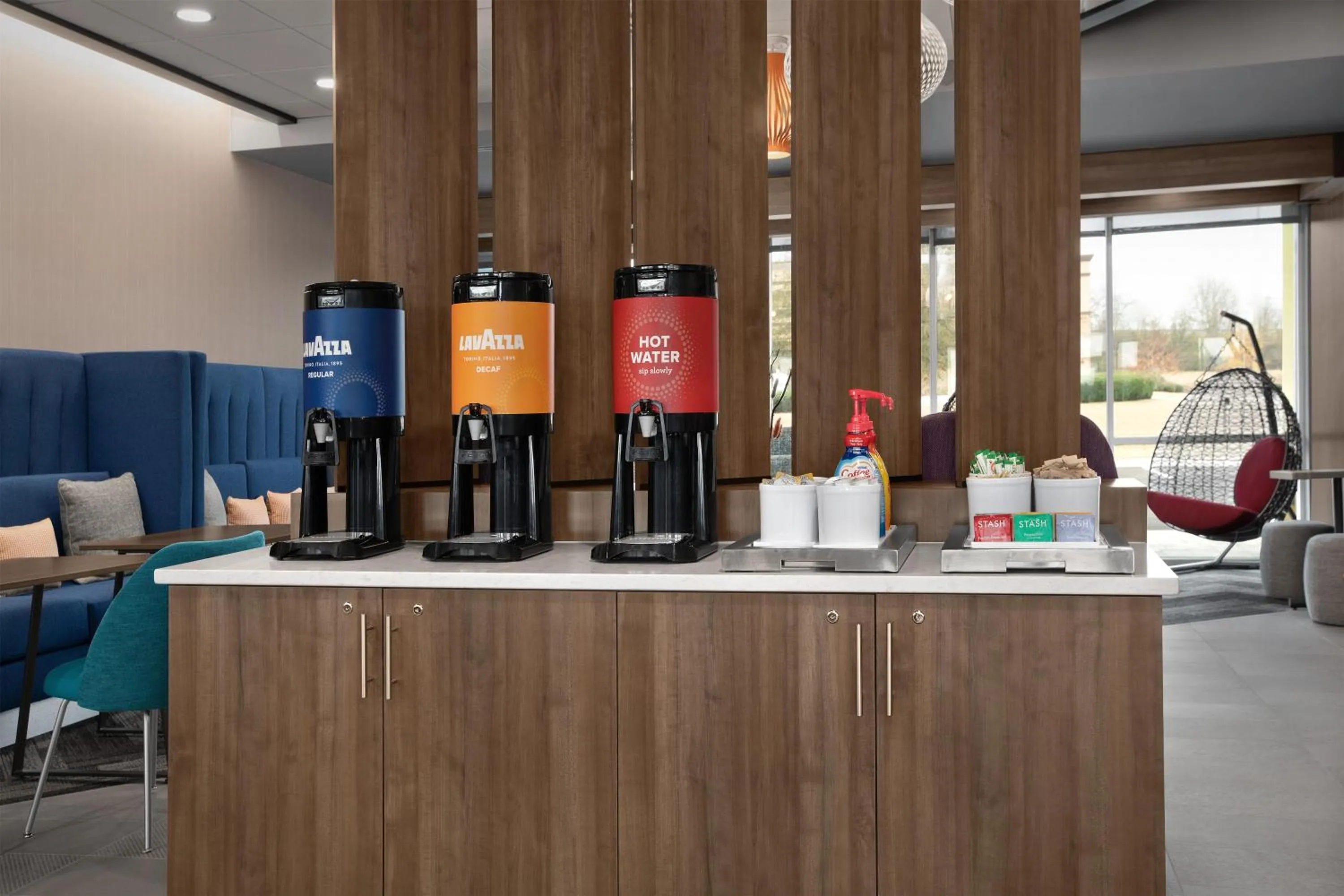 Dining area in Tru By Hilton Huntsville Research Park Area