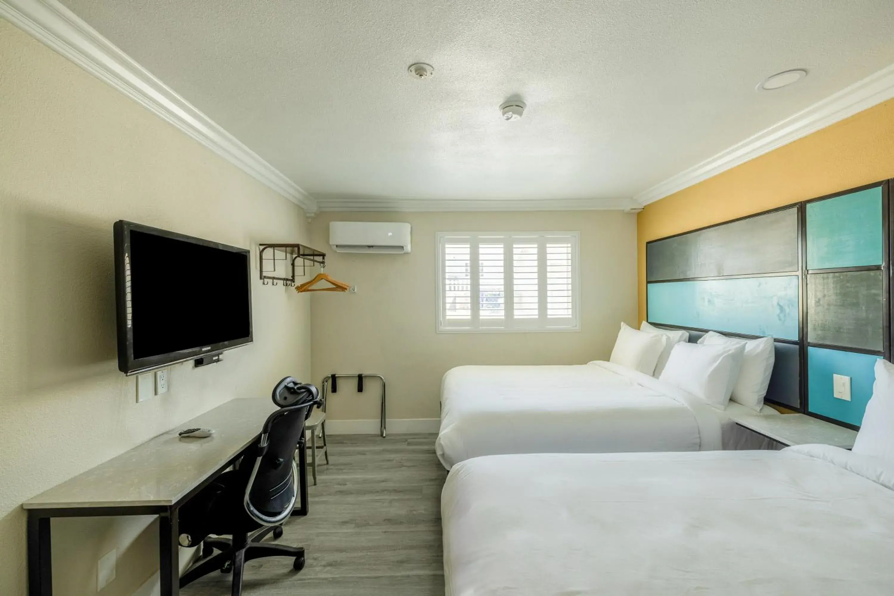 2 Queen Beds Accessible Non-Smoking in Hotel Avenida Victorville I 15 2 Queen Beds Accessible Non-Smoking in Hotel Avenida Victorville I 15