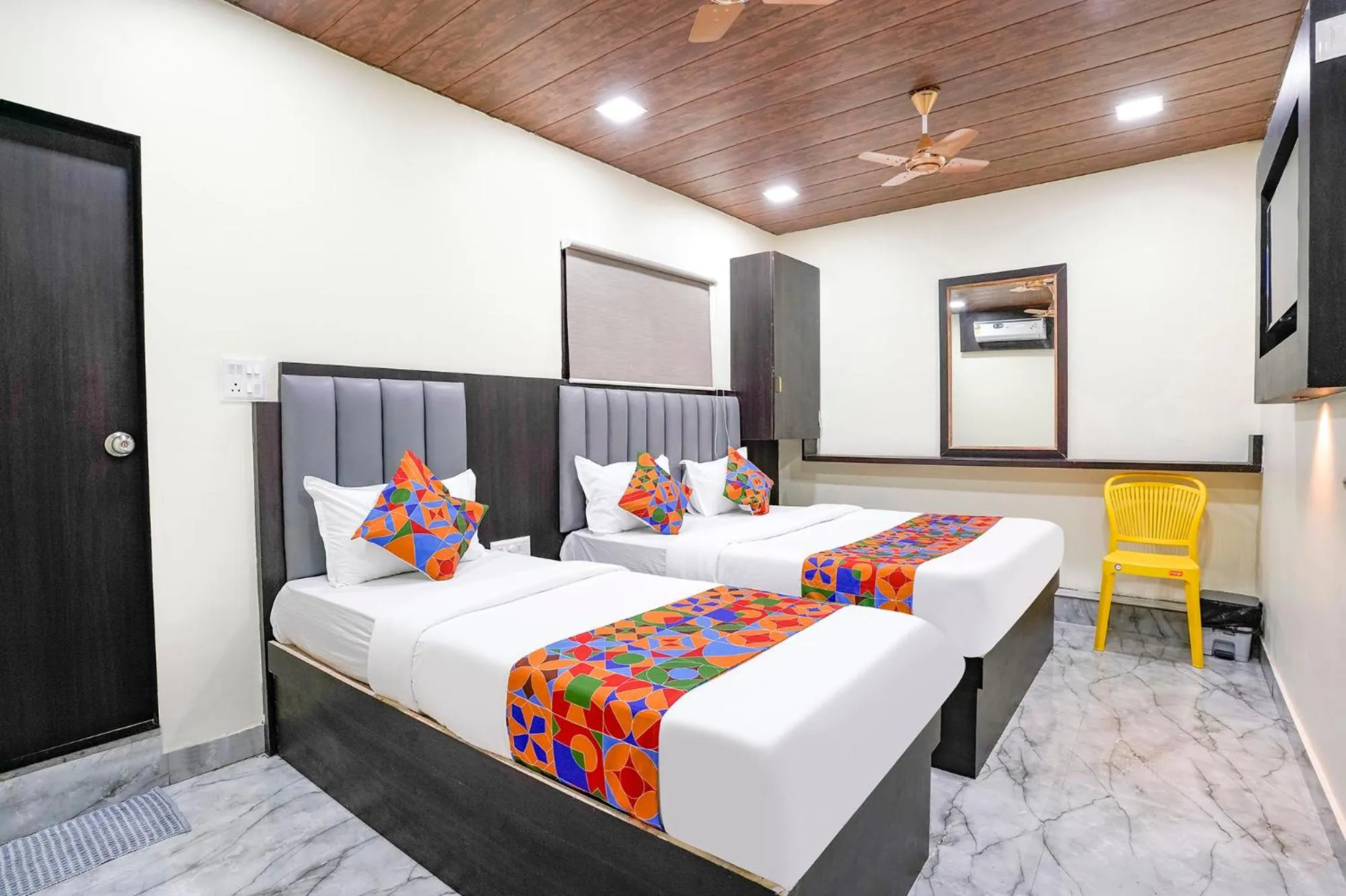 Bed in Via Gulshan Grand - Nr Gateway of India