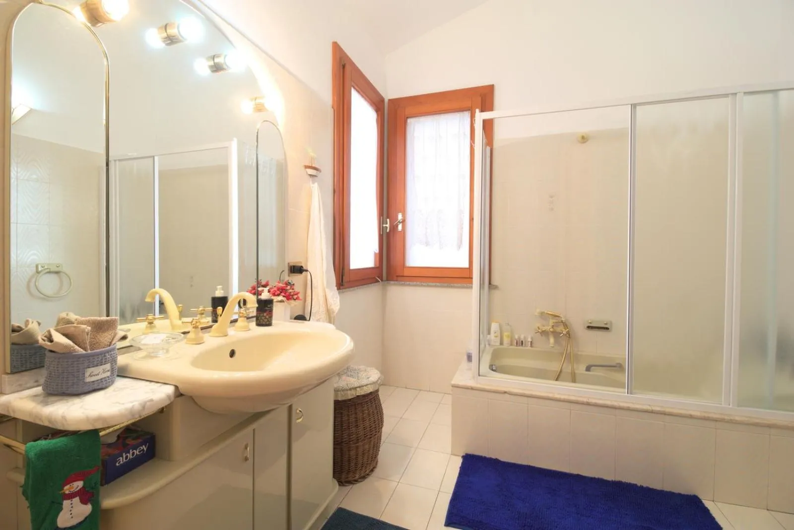 Bathroom in Magma Guest House