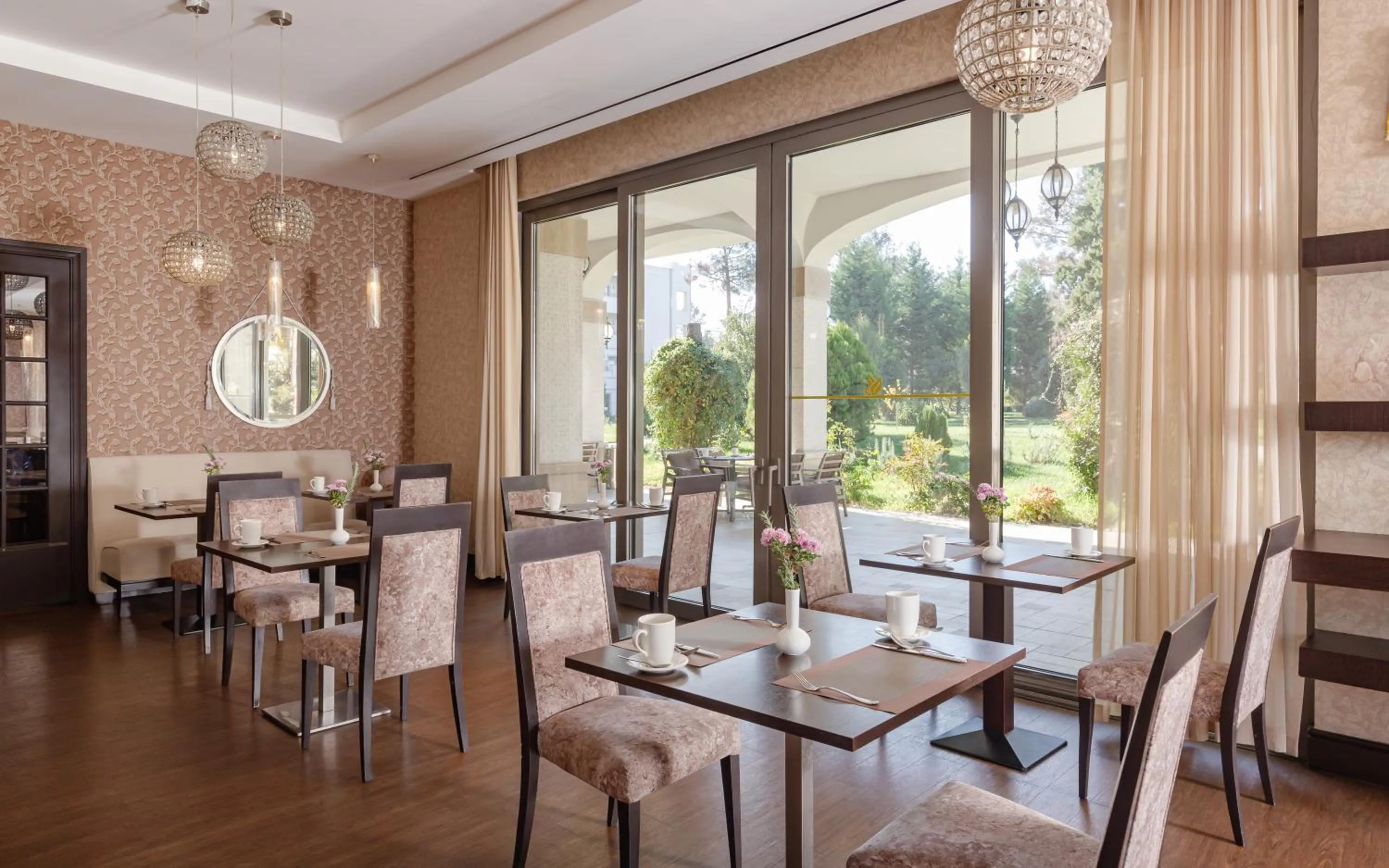 Restaurant/places to eat in Garabagh Resort & Spa Naftalan