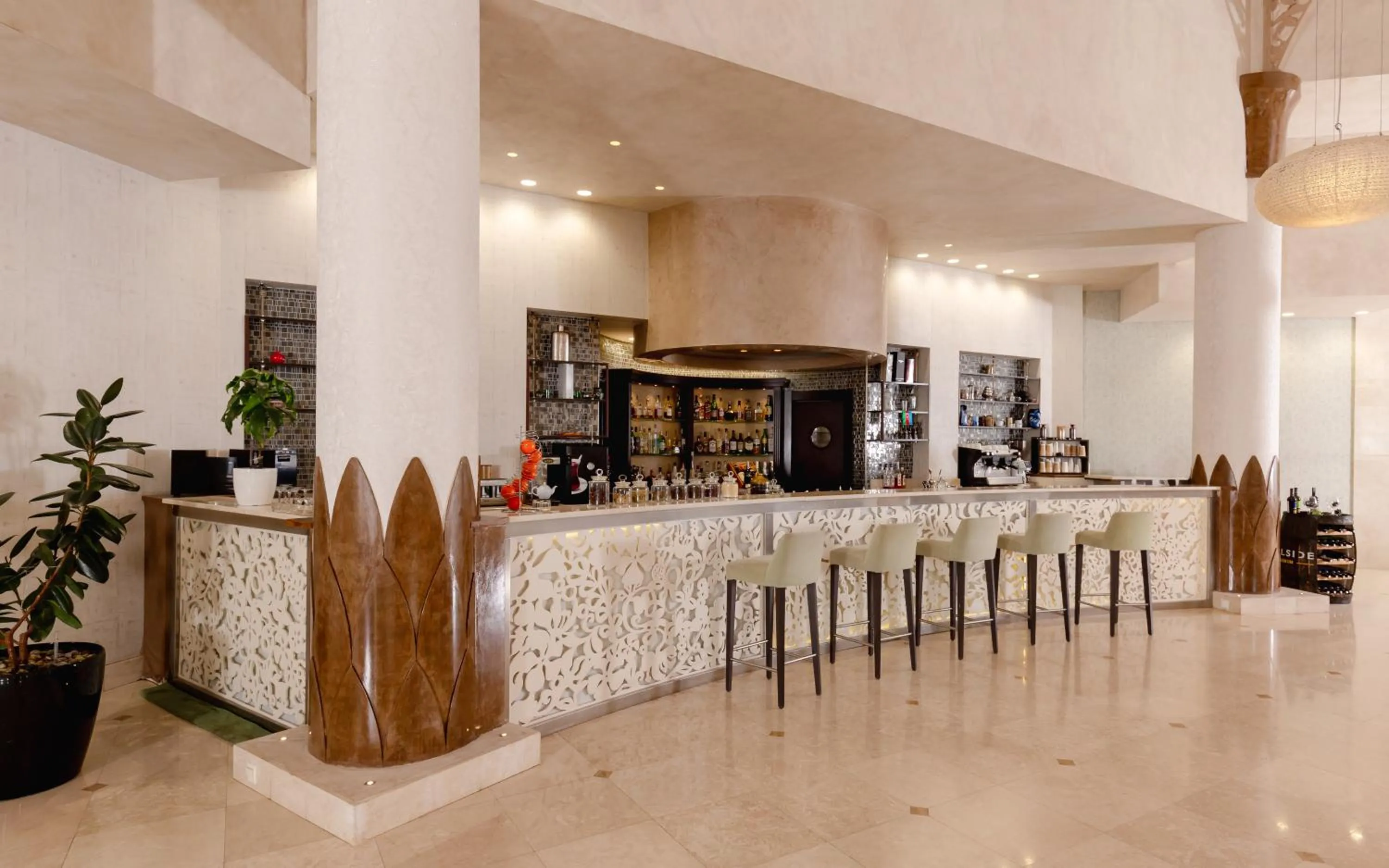 Lounge or bar in Garabagh Resort & Spa Naftalan