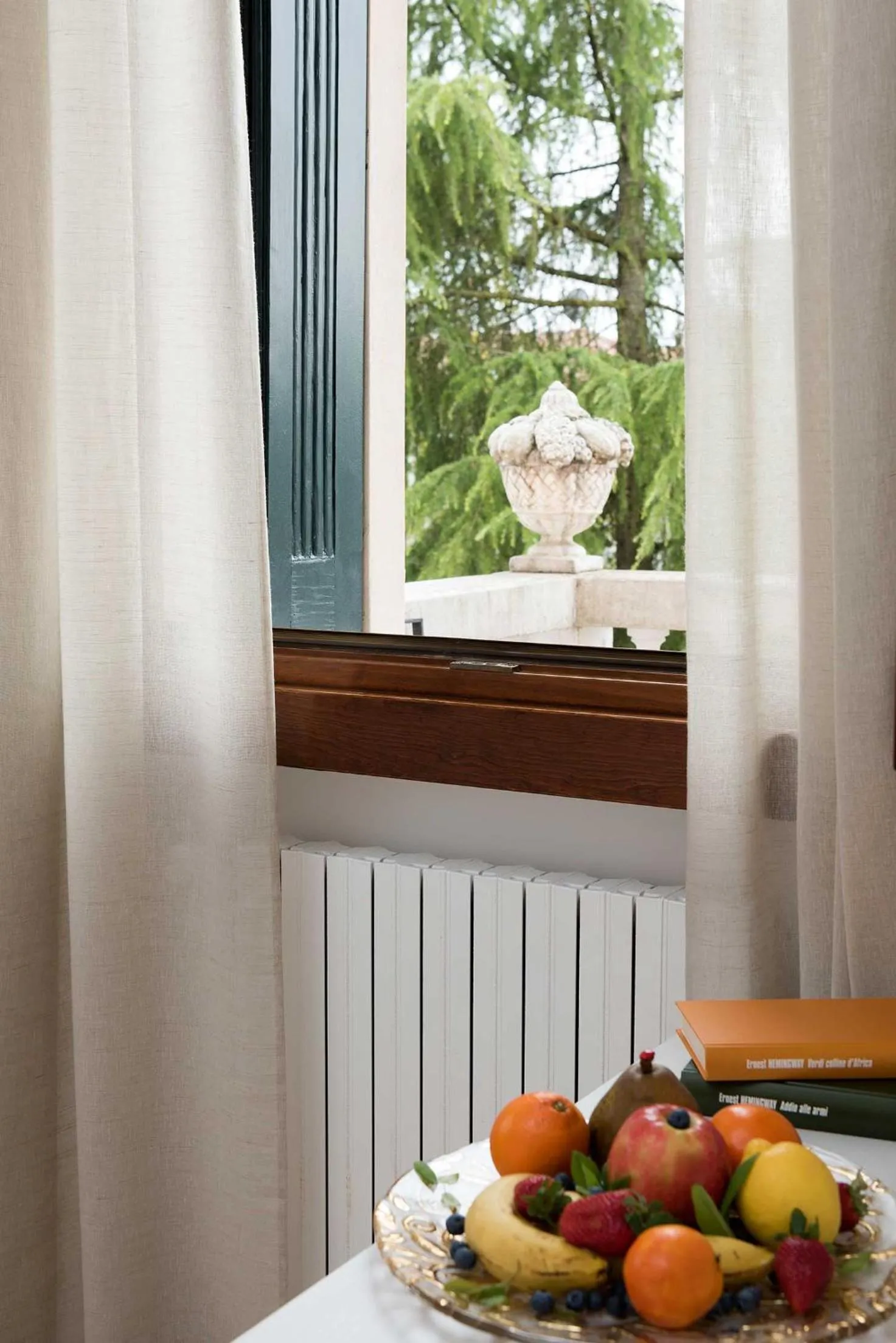 Garden view in B&B Villa Romano