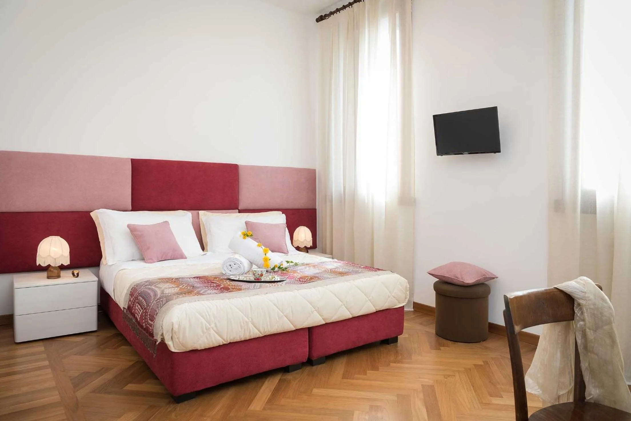 Photo of the whole room, Bed in B&B Villa Romano